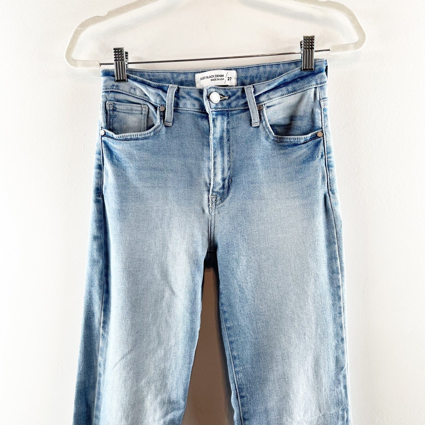 Just Black Mid Rise Straight Bootcut Raw Hem Jeans Light Wash Blue 27 / 4