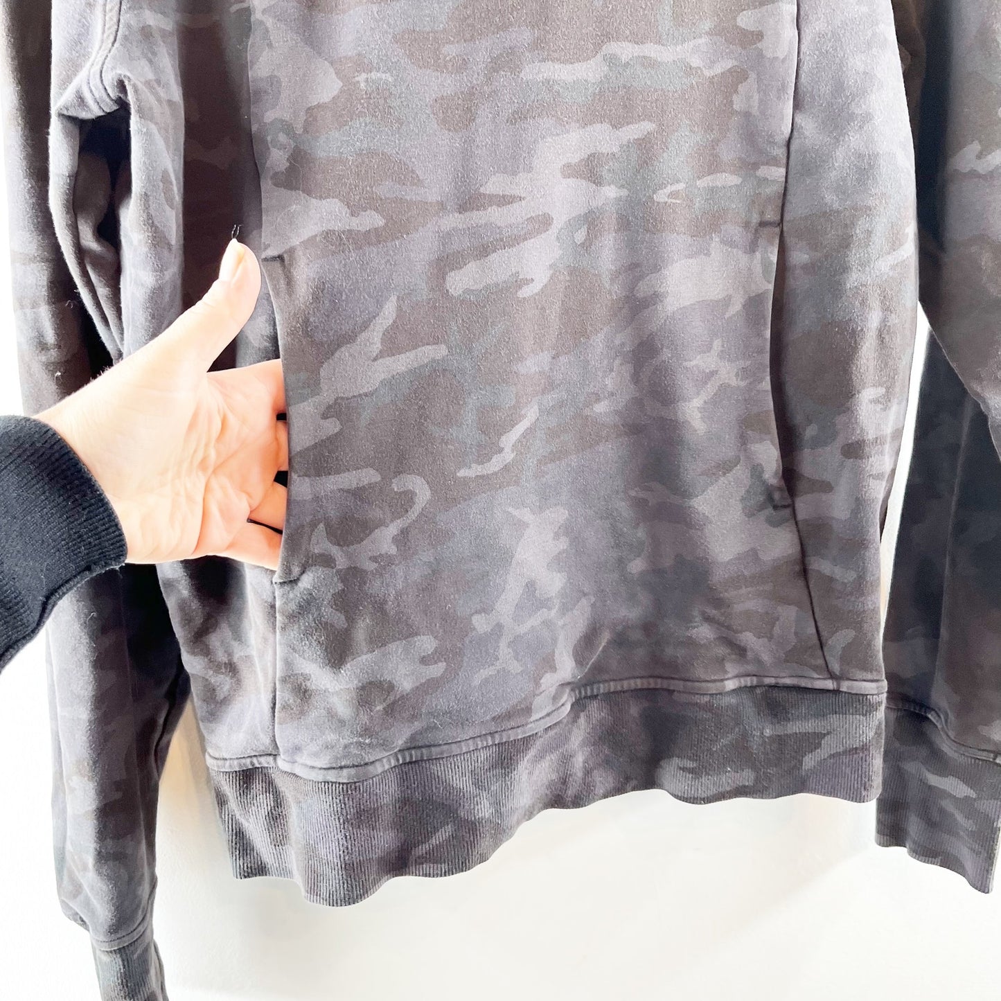 Lululemon Scuba Hoodie Pullover Sweatshirt Incognito Camo Multi Grey 2