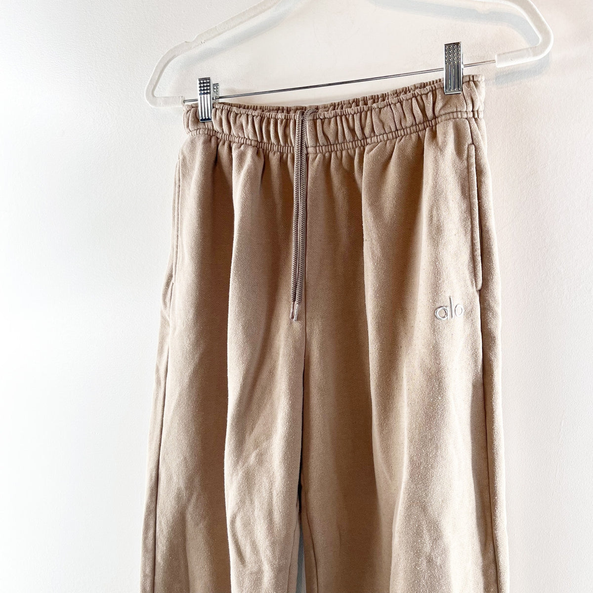 Alo Accolade Straight Leg Sweatpants Gravel Tan XS
