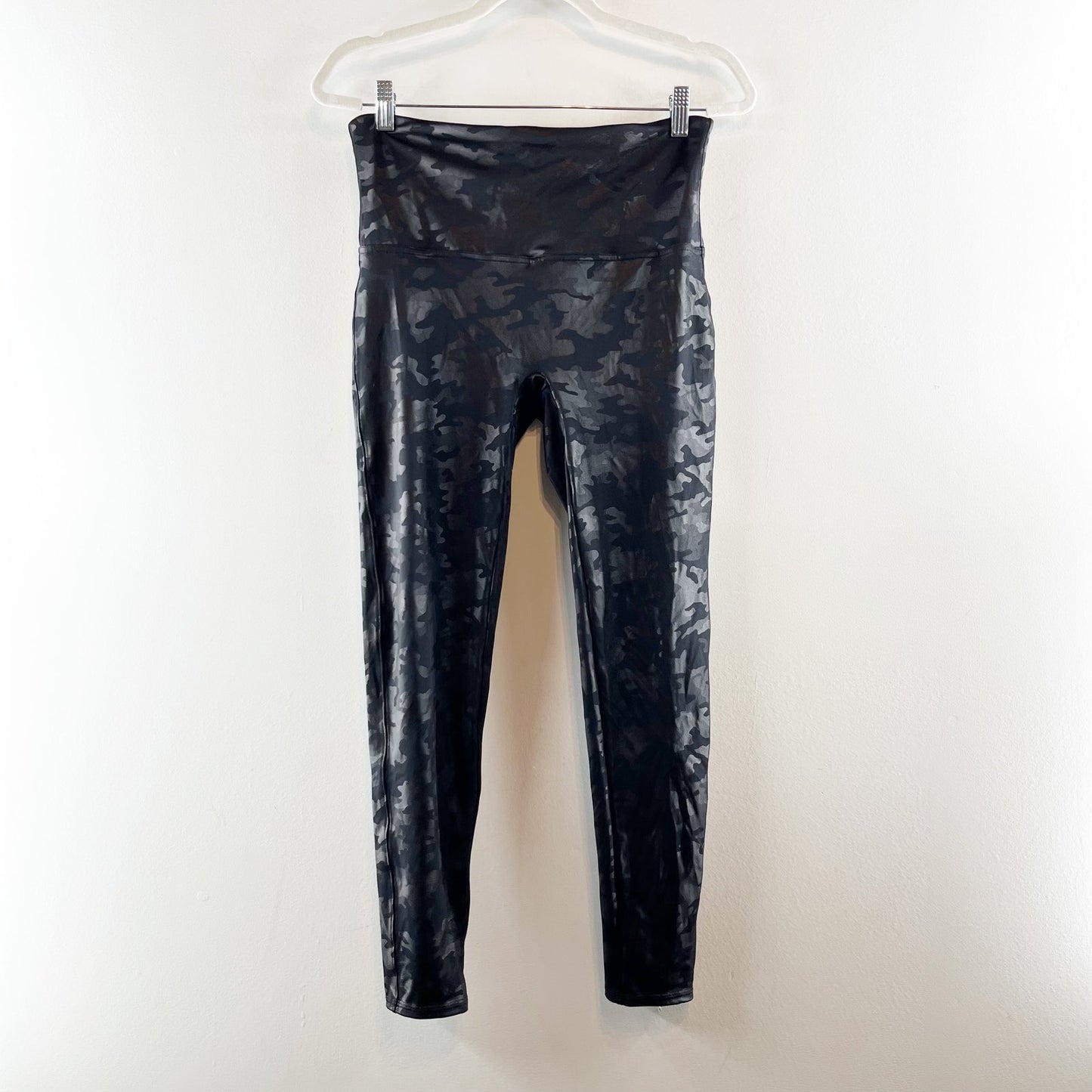 SPANX Pull On High Waisted Faux Leather Leggings Matte Black Camo XL