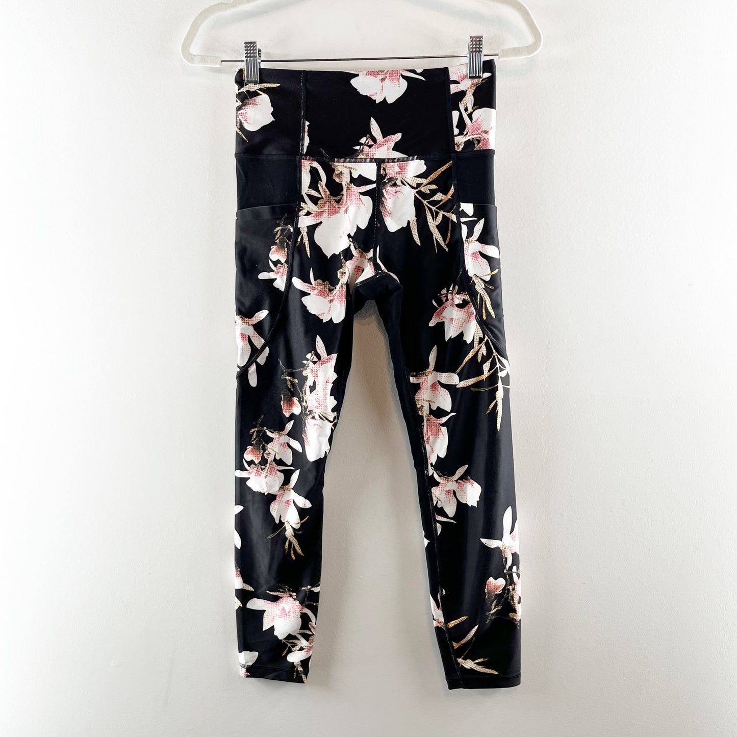 Athleta Magnolia Salutation Stash Pocket Leggings Floral Black Small