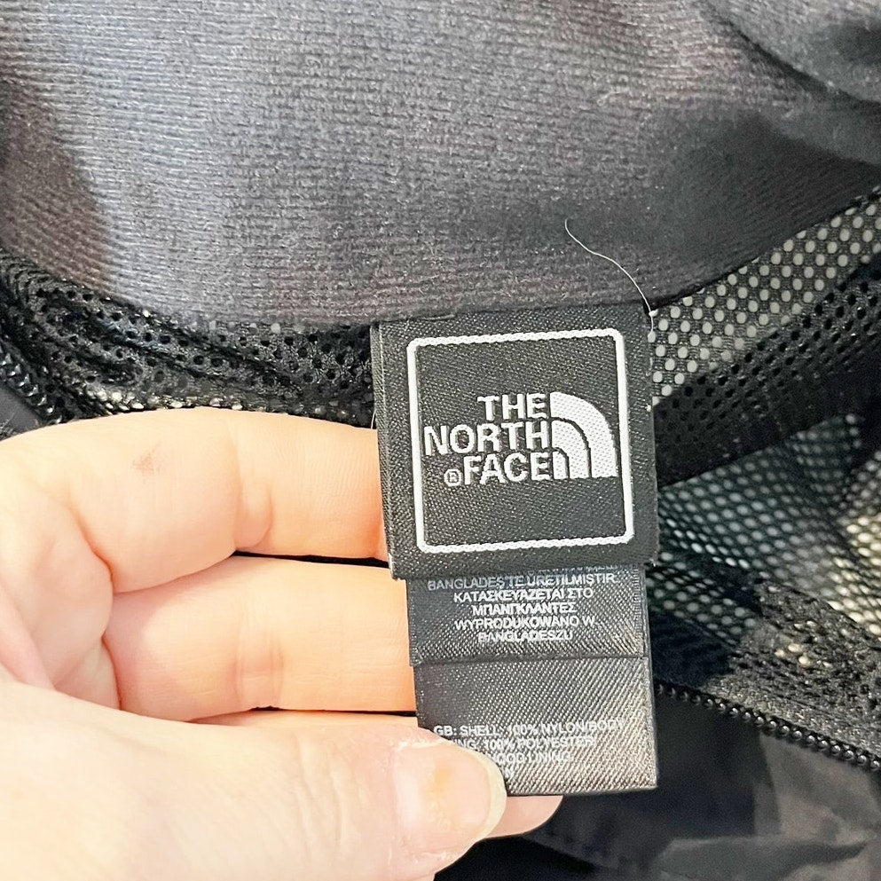 The North Face Resolve HyVent Long Sleeve Full Zip Hooded Rain Jacket Black M