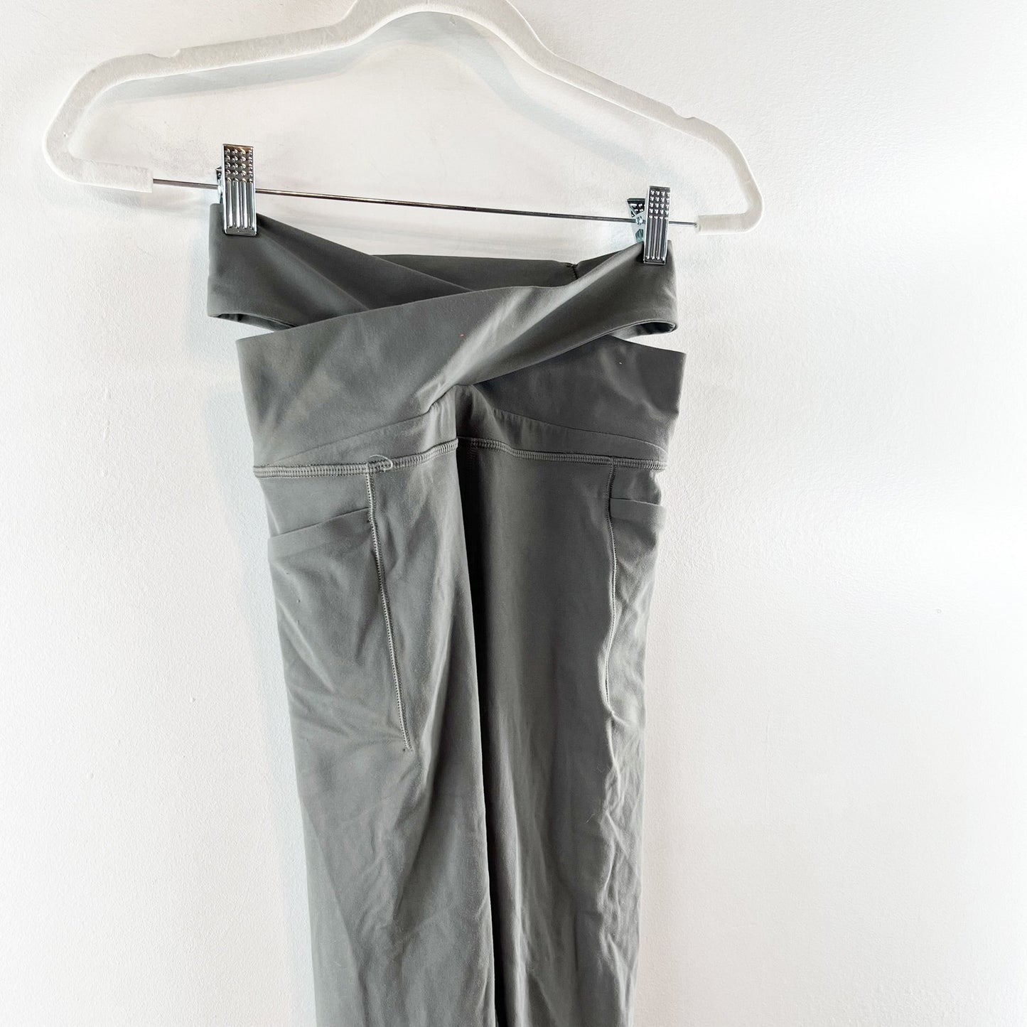 Athleta Salutation Stash Wrap Tight Leggings Hematite Gray XS