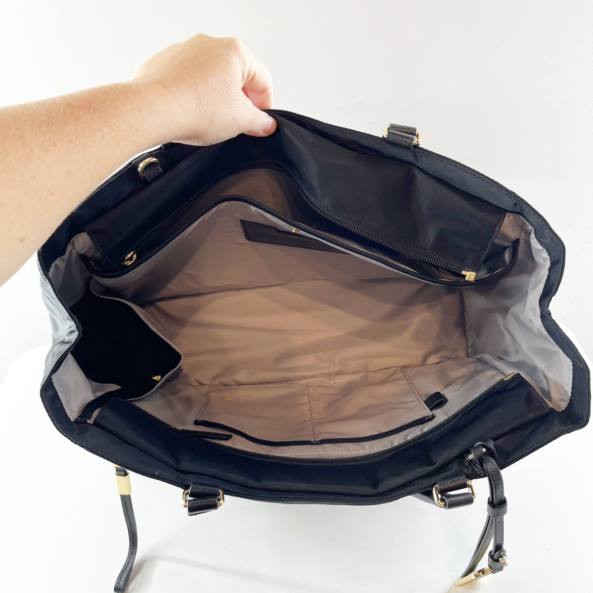 TUMI Voyageur Valetta Large Double Shoulder Strap Tote Caryall Black Gold