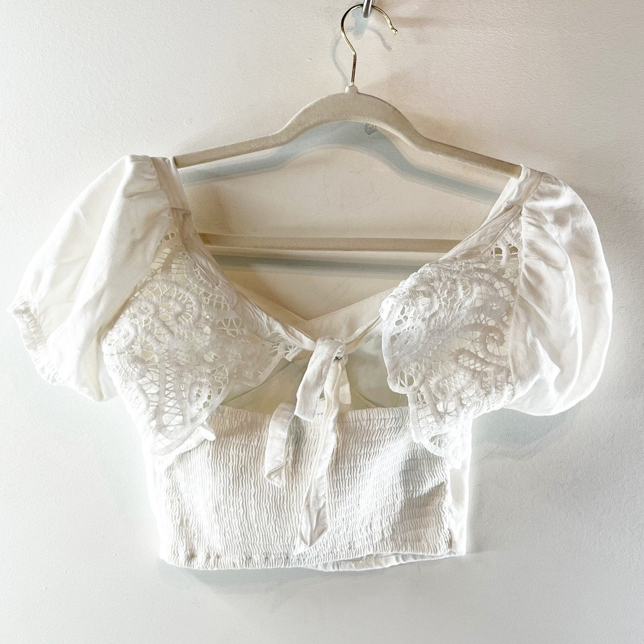 Hollister Lace Open Tie Back Sweetheart Neckline Cropped Top White Small