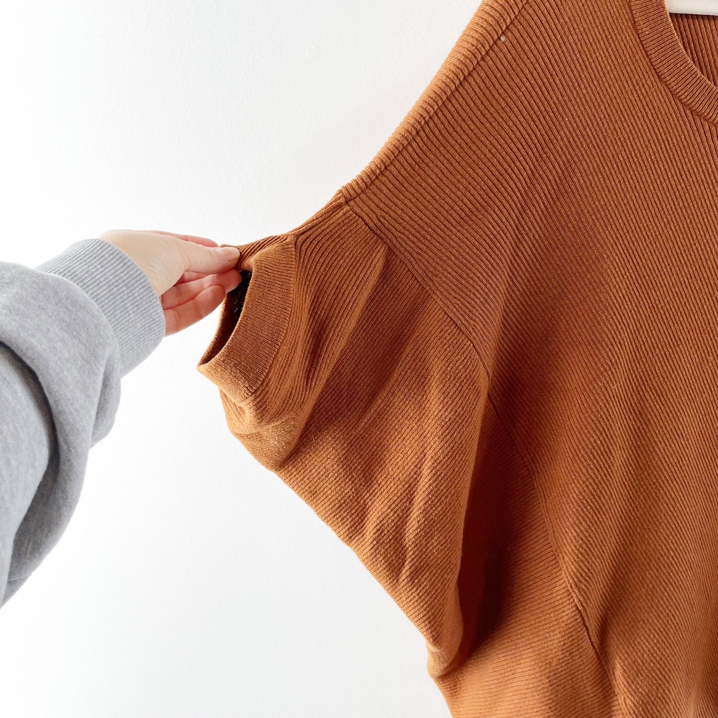 Anthropologie Vanessa Ribbed Knit Poncho Short Sleeve Sweater Rust Brown Medium