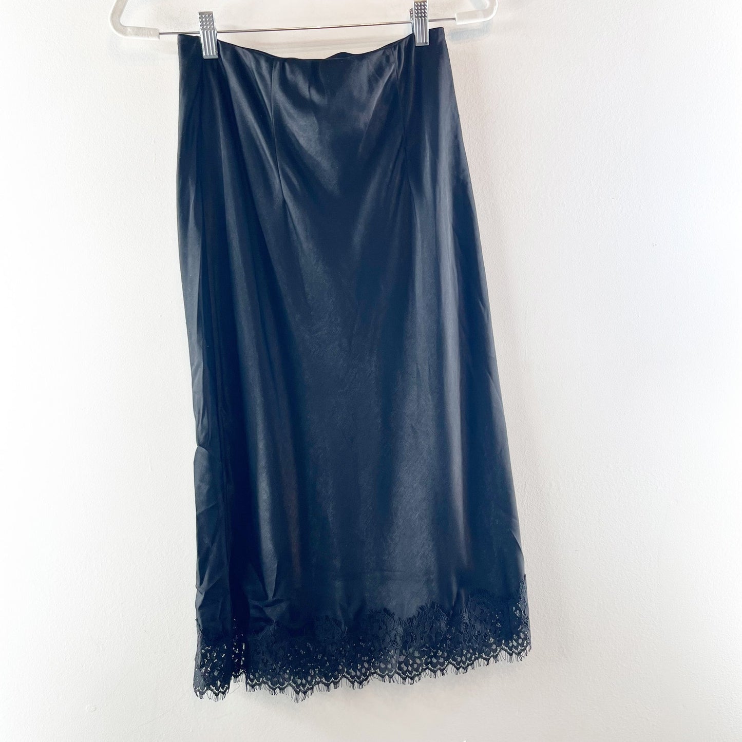 Sanctuary Evereve Satin Midi Slip Skirt with Lace Hem and Slit Black Small