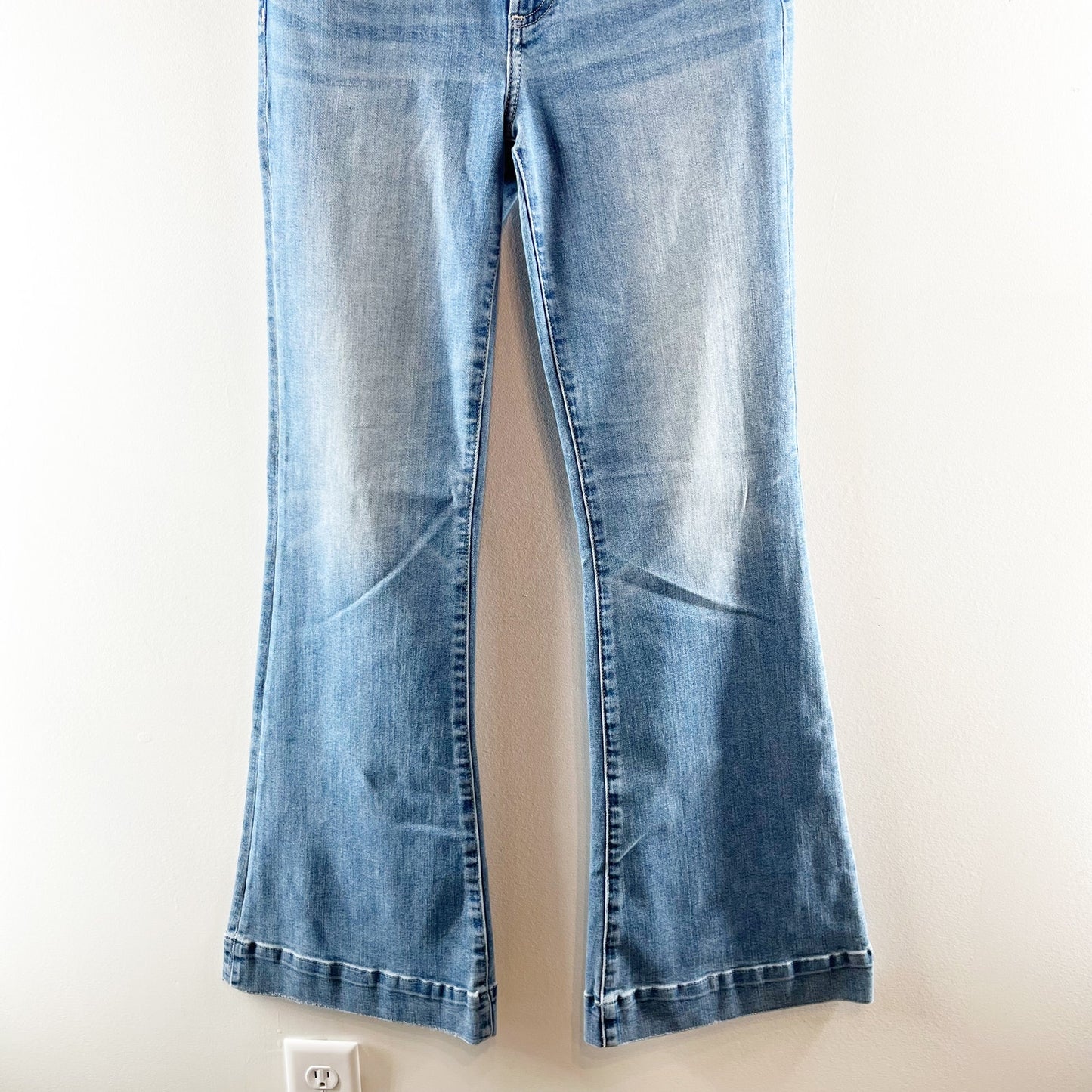 Pistola Kinsley Mid Rise Flare Leg Jeans Blue 27