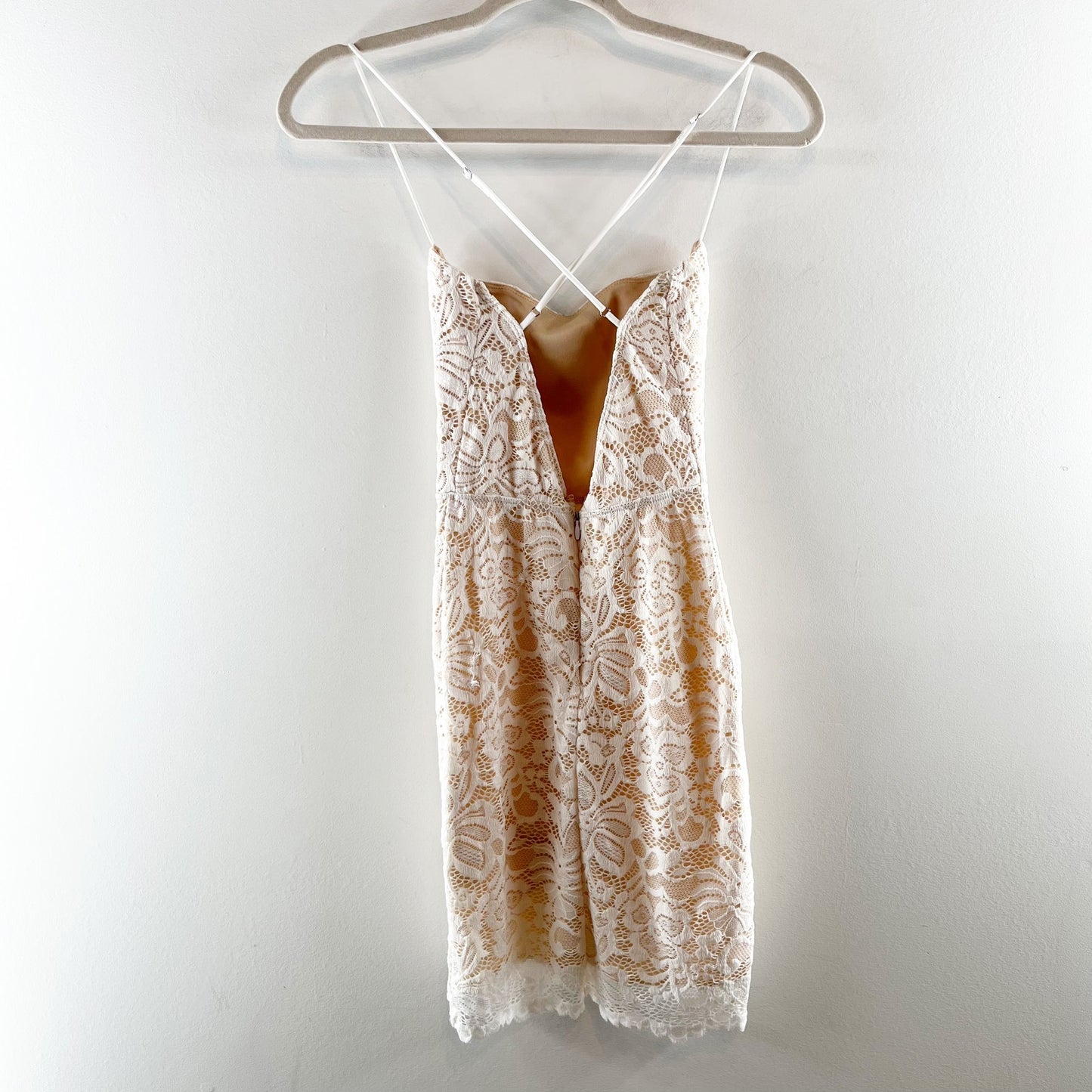 Lucy in the Sky Edwina Sleeveless Crossback Floral Lace Mini Dress White Nude XS