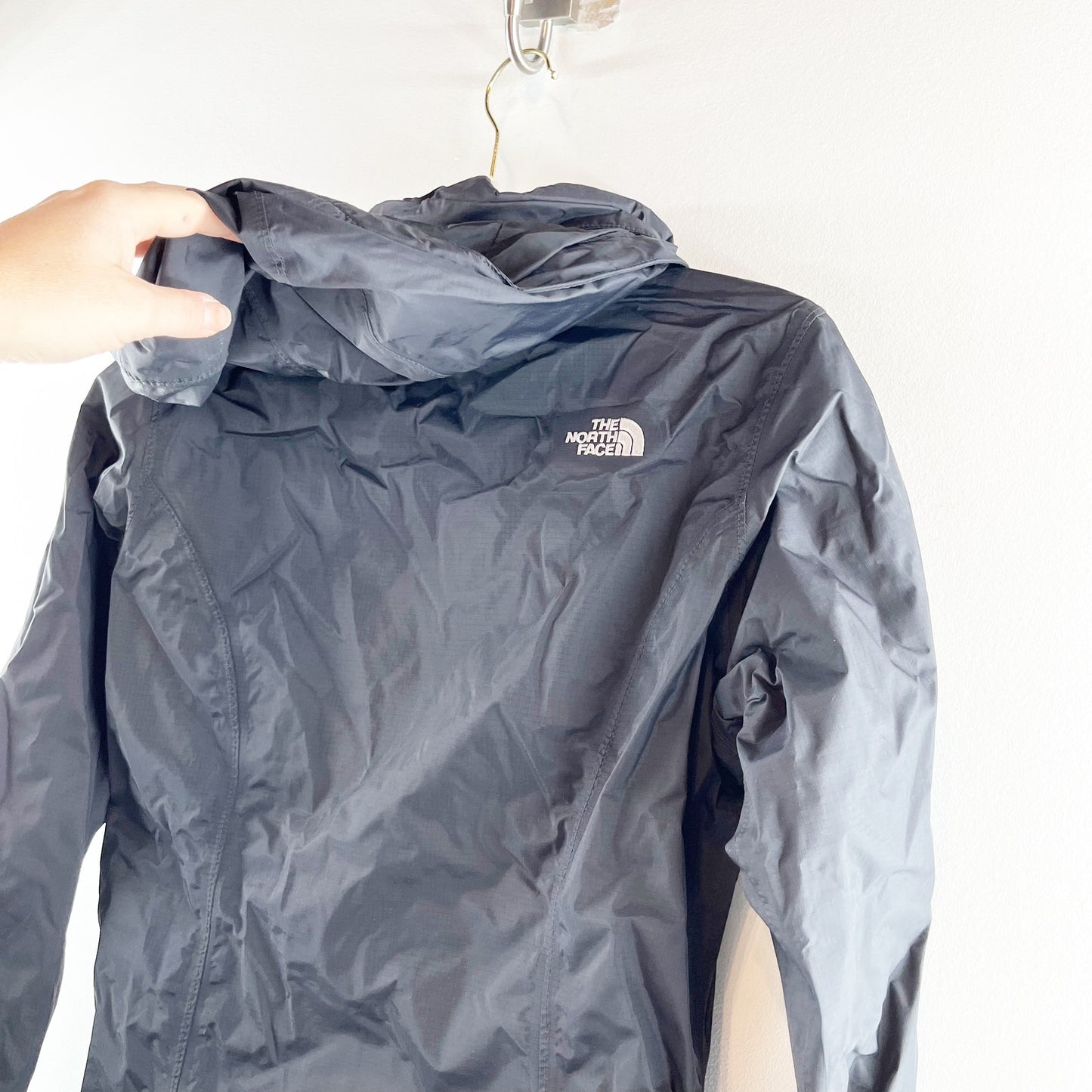 The North Face Resolve HyVent Long Sleeve Full Zip Hooded Rain Jacket Black M