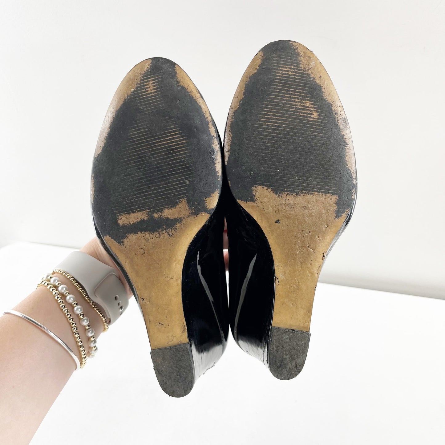 Banana Republic Patent Leather Slip On Round Toe Wedge Heel Pump Black 7.5