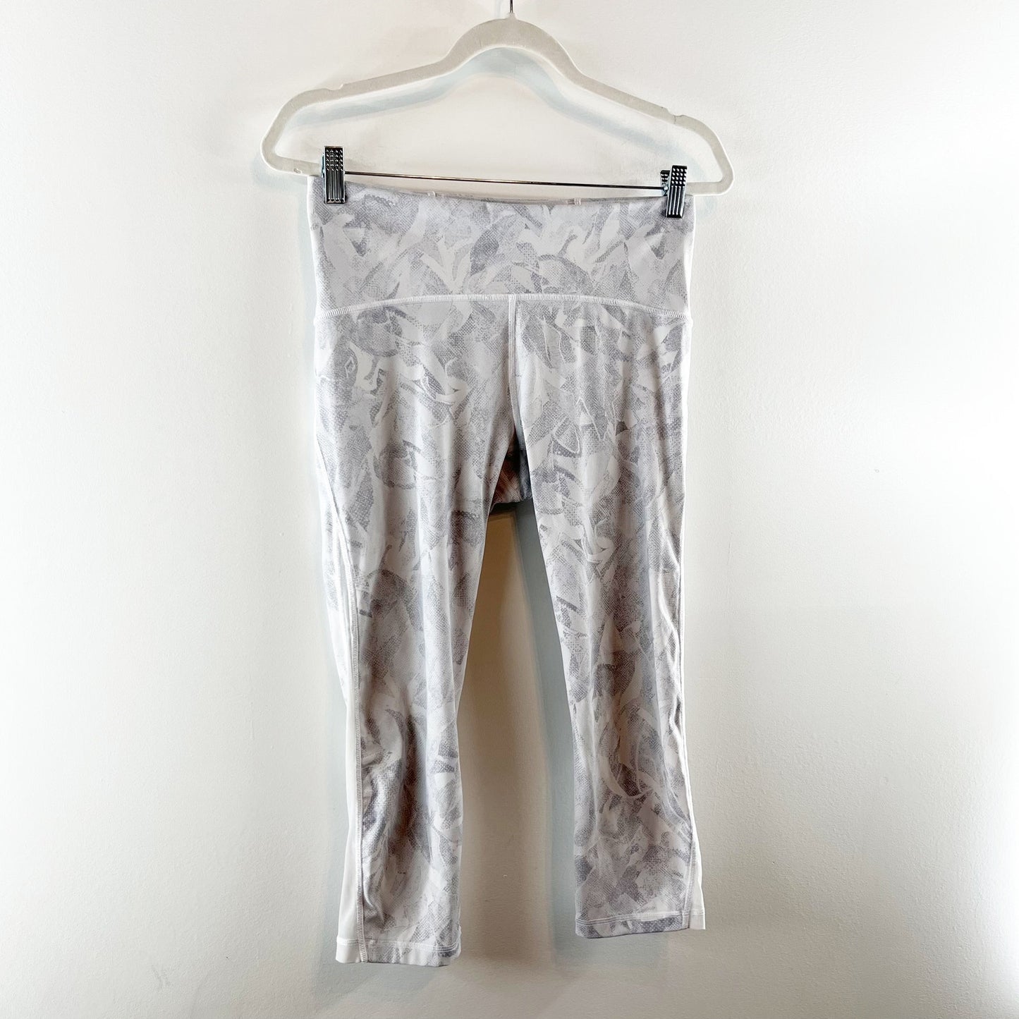 Lululemon Train Times Crop Leggings 21" Jasmine White Multi 10