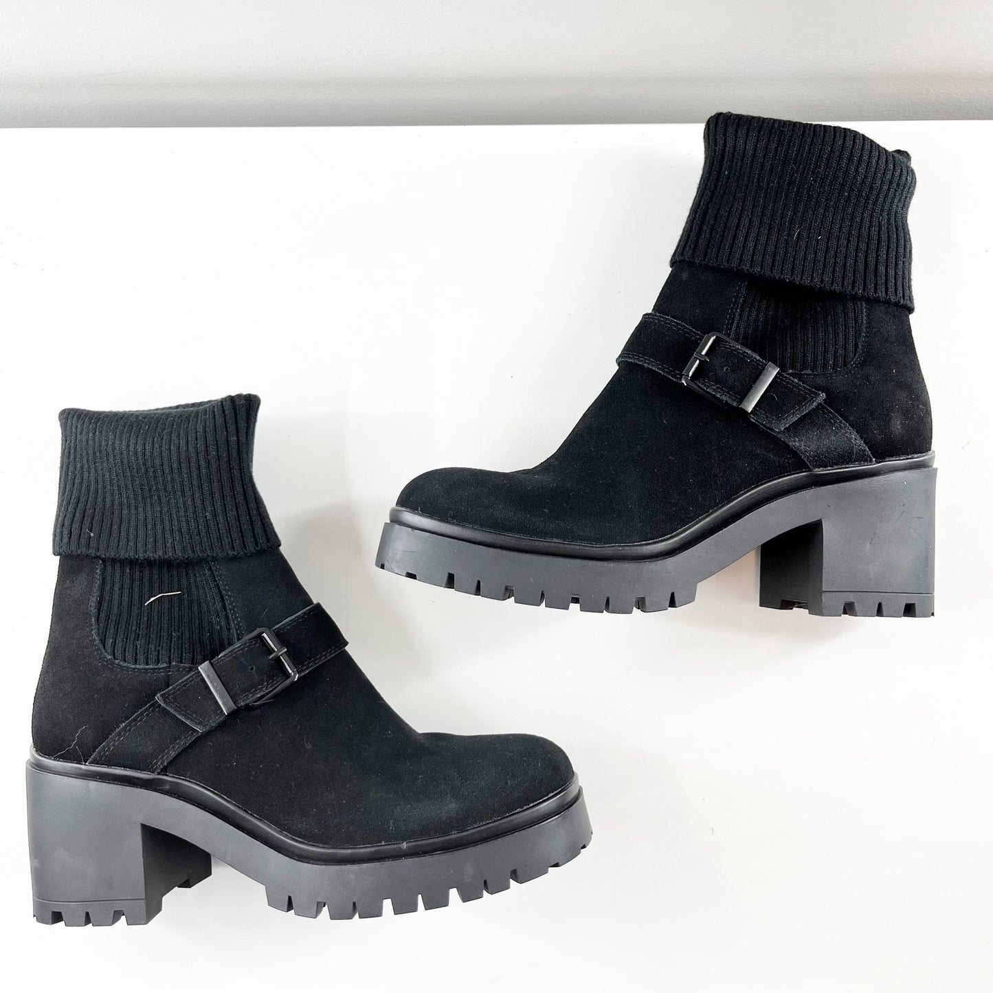 Blondo Roary Ankle Chelsea Lug Sole Heeled Chunky Sock Boots Black 10