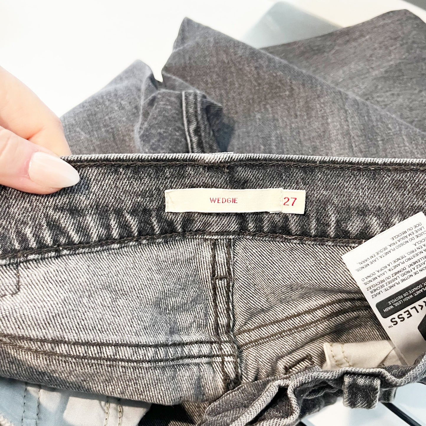 Levi's High Rise Button Fly Wedgie Icon Fit Ankle Straight Leg Jeans Black 27