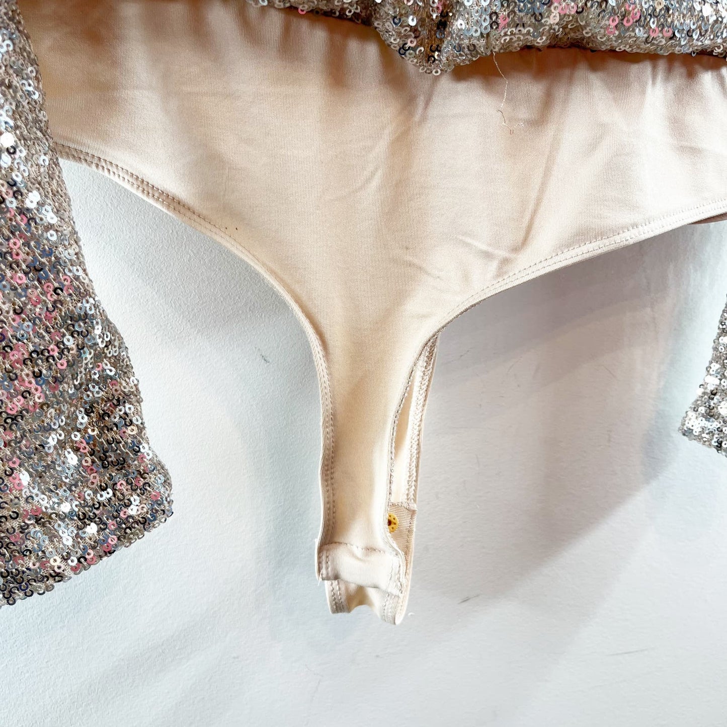 Rachel Zoe Puff Long Sleeve Sequin Open Back Thong Bodysuit Gold Large