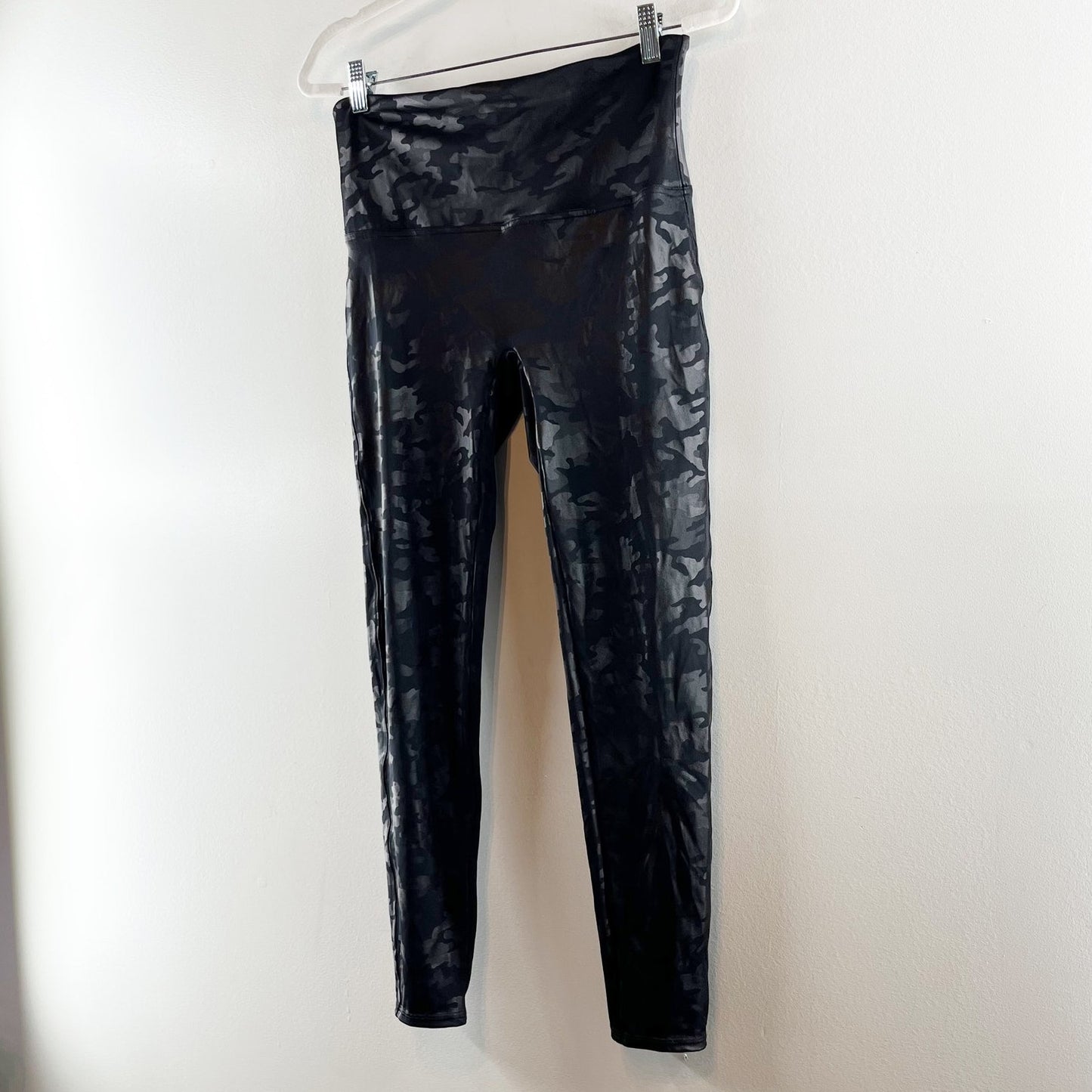 SPANX Pull On High Waisted Faux Leather Leggings Matte Black Camo XL