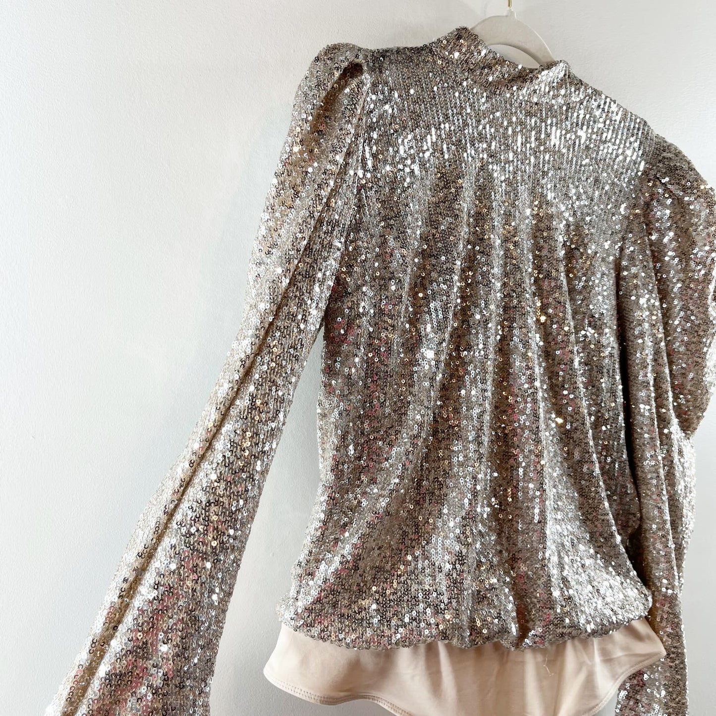 Rachel Zoe Puff Long Sleeve Sequin Open Back Thong Bodysuit Gold Large