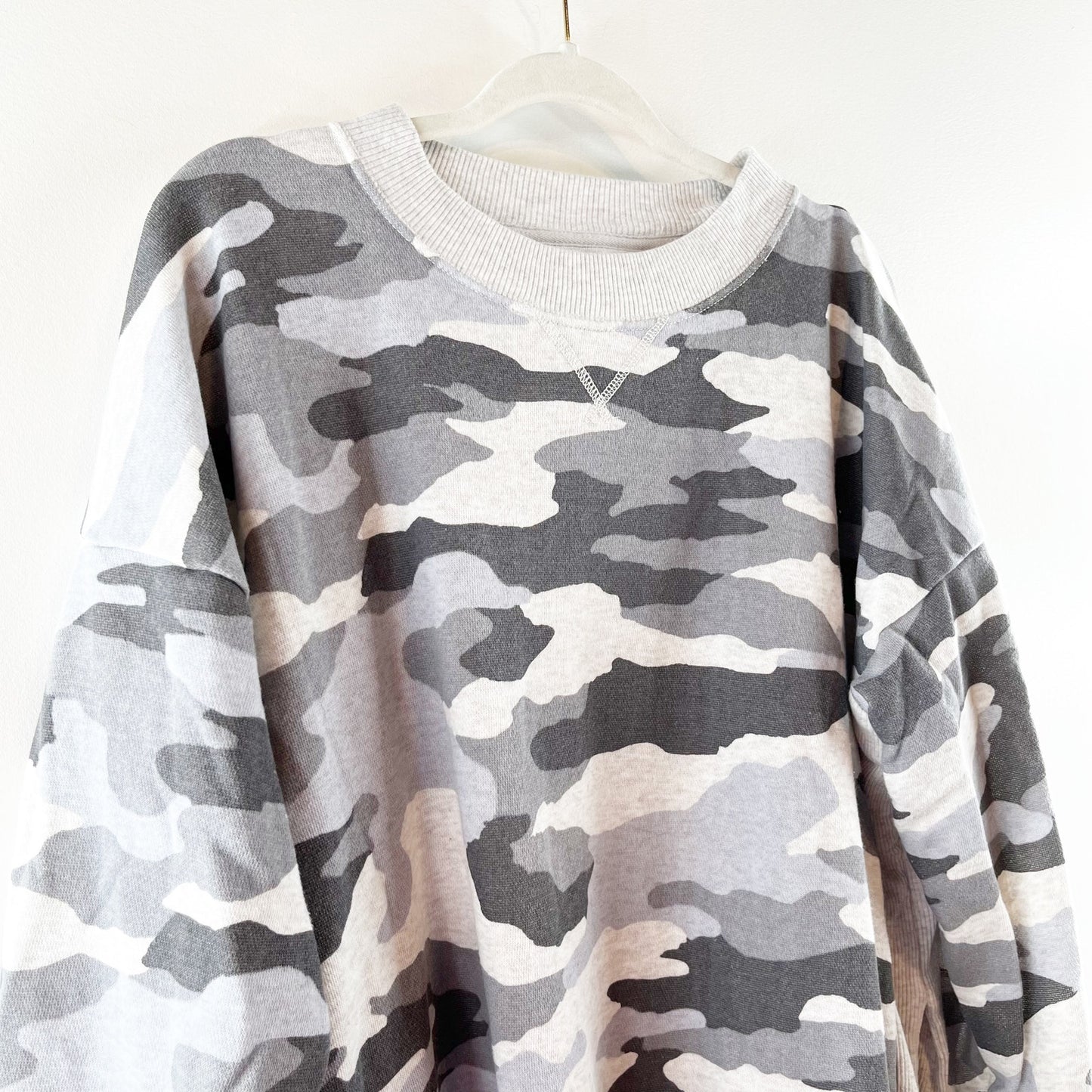 Aerie Oversized Long Sleeve Crewneck Camo Sweatshirt Gray Large