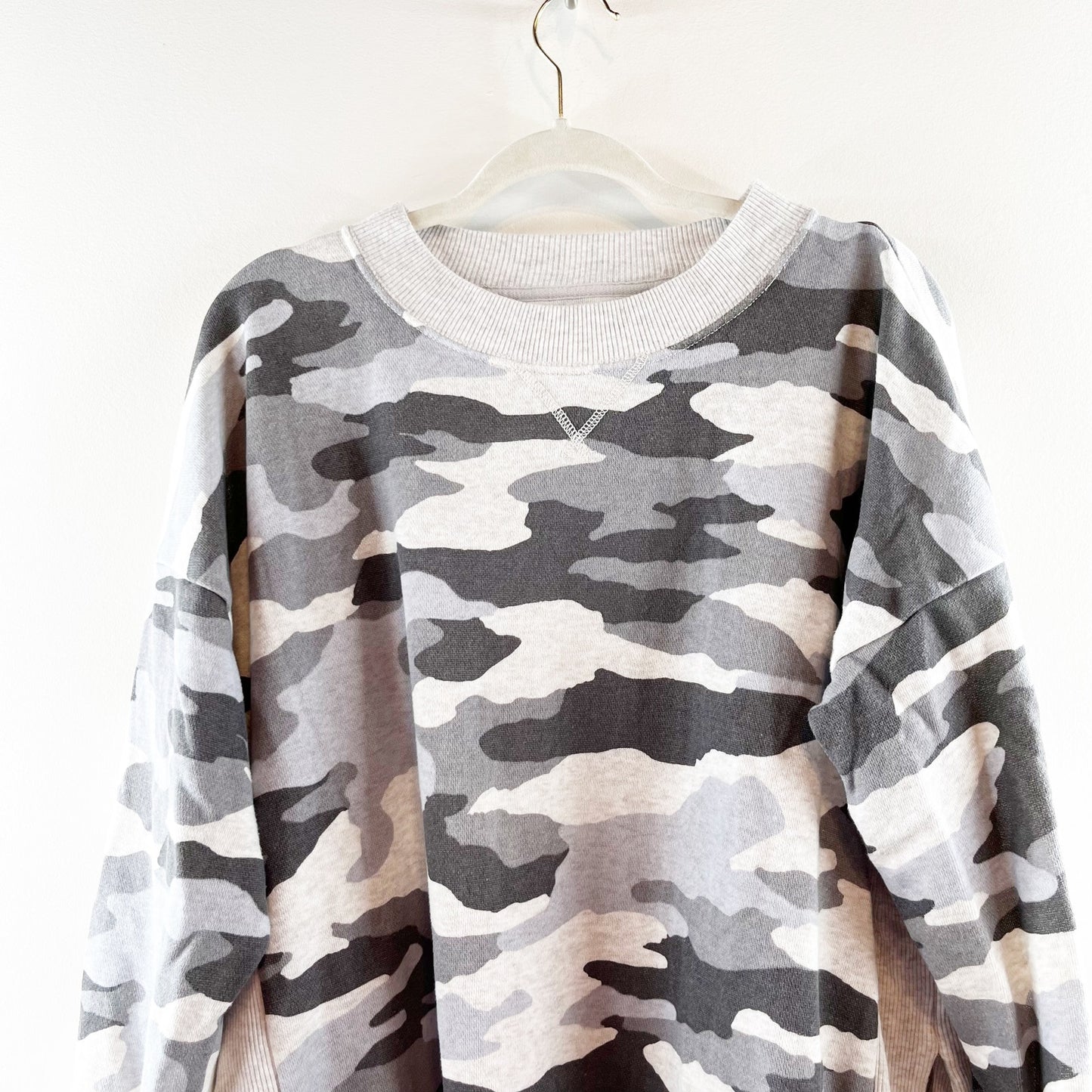 Aerie Oversized Long Sleeve Crewneck Camo Sweatshirt Gray Large