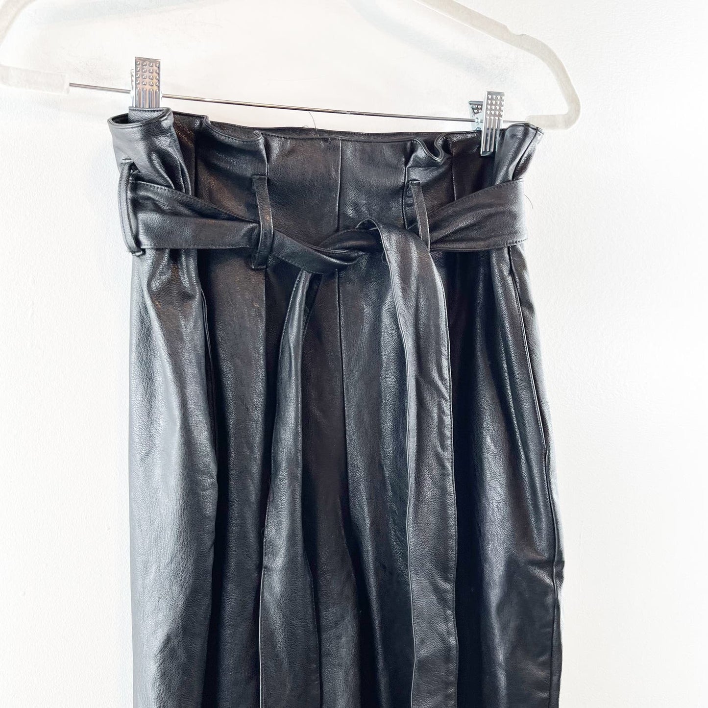 Commando Belted Paperbag Waist Cropped Faux Leather Pants Black Medium