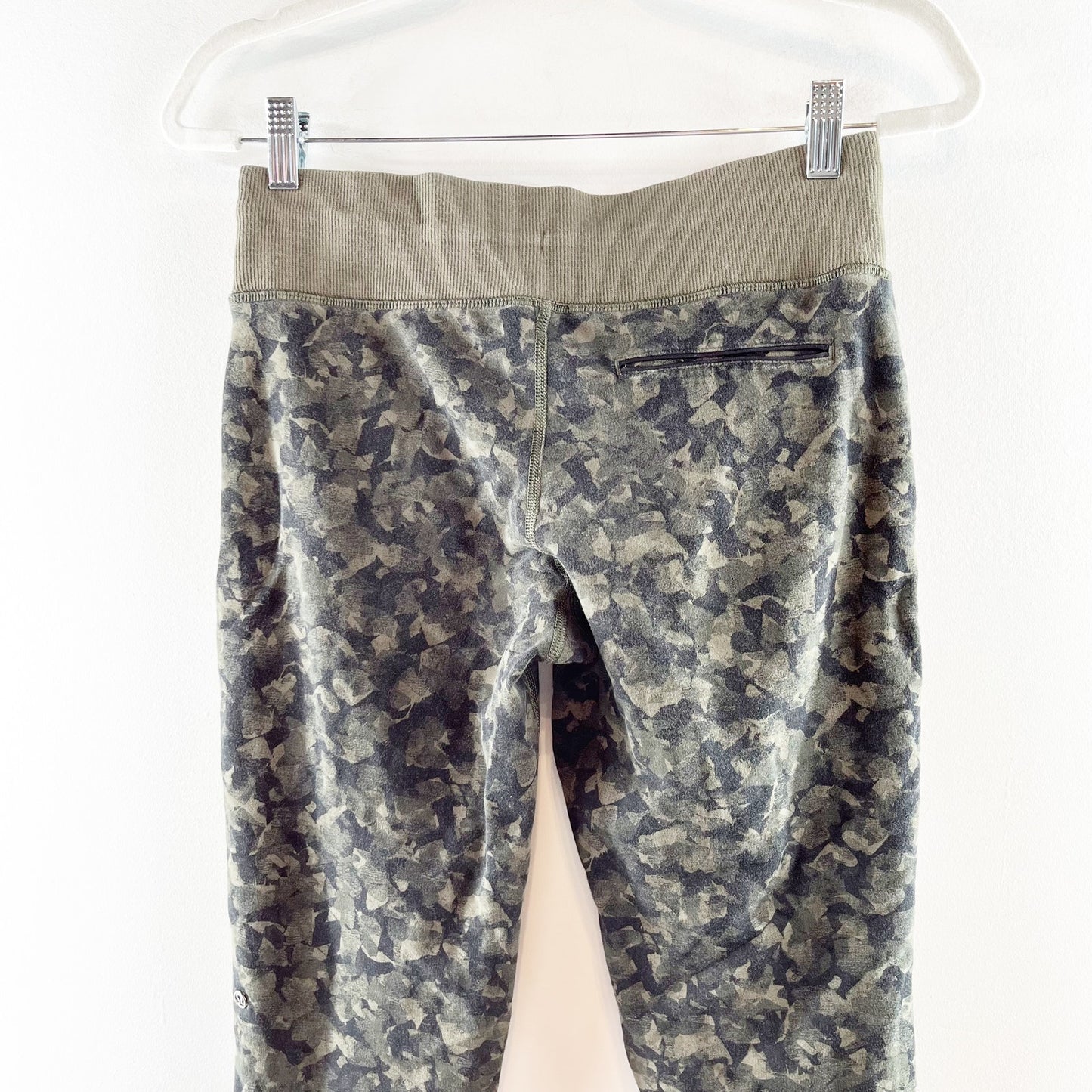 Lululemon No Sweat High Rise Jogger Sweatpants Camo Forest Green 4