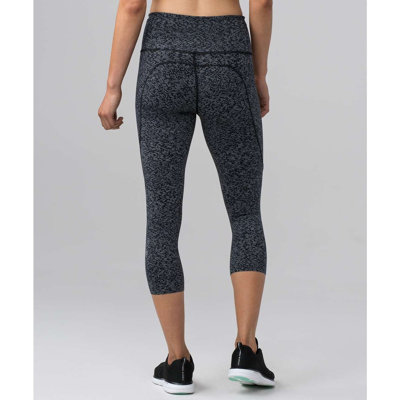 Lululemon Fast & Free Crop II Nulux 19" Leggings Soundwave Alpine White Black 6