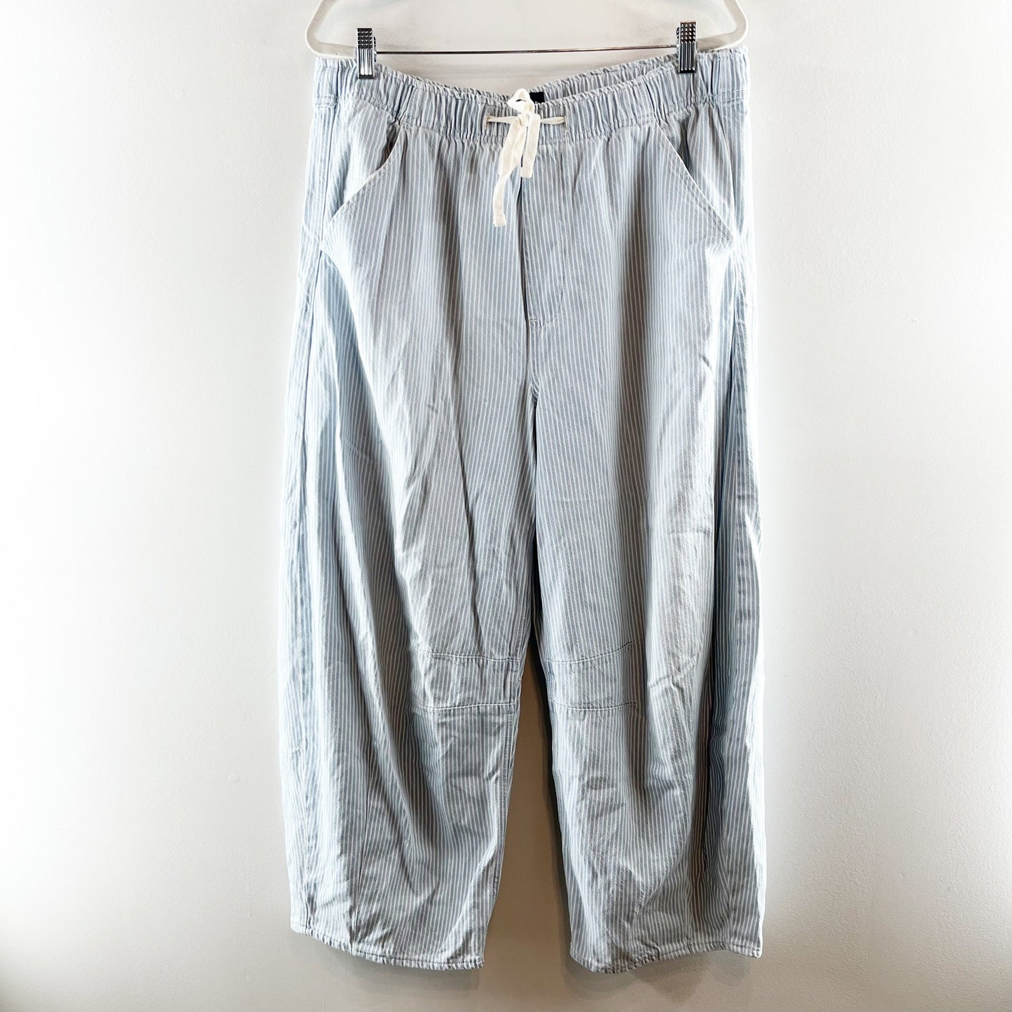GAP Mid Rise Ultrasoft Easy Horseshoe Jeans Blue Railroad Stripe Large