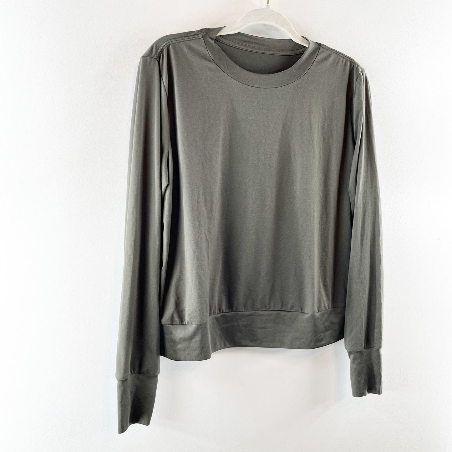 Vuori Daydream Long Sleeve Performance Crewneck Tee Oregano Green Large