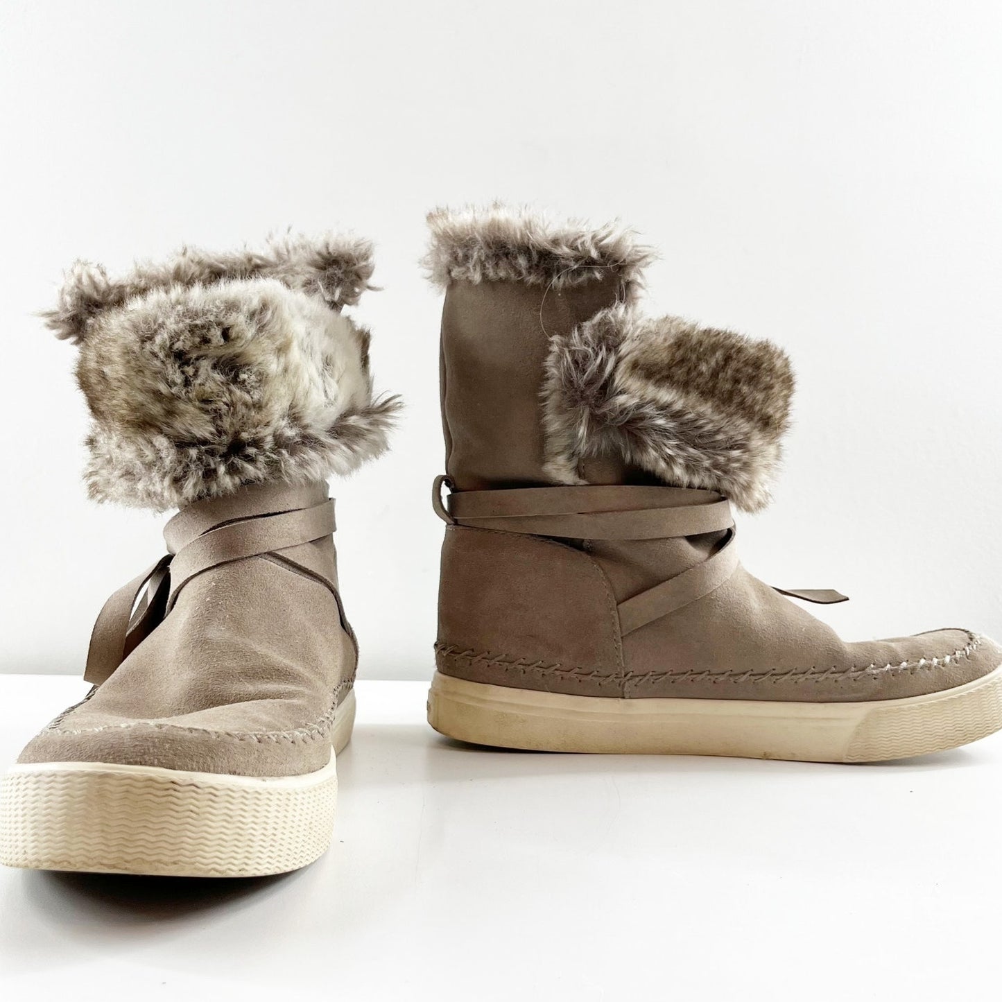 TOMS Vista Suede & Faux-Fur Round Toe Waterproof Ankle Winter Booties Gray 8.5