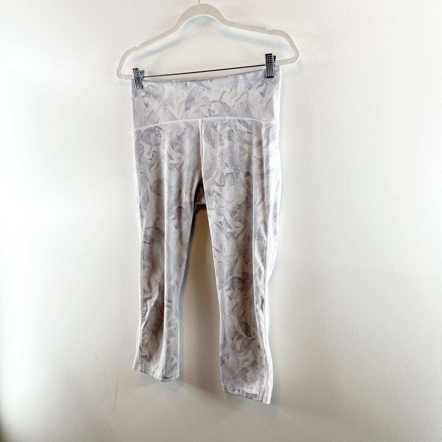 Lululemon Train Times Crop Leggings 21" Jasmine White Multi 10