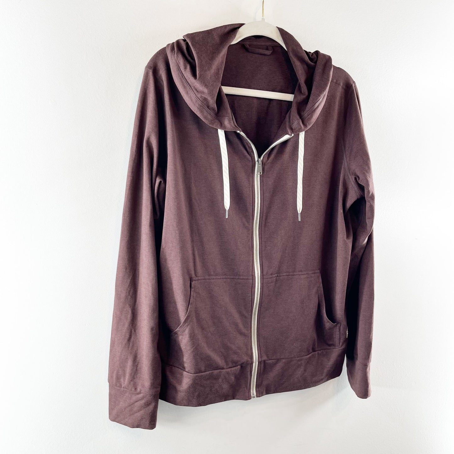 Vuori Halo Performance Long Sleeve Full Zip Hoodie 2.0 Ruby Heather Maroon XL