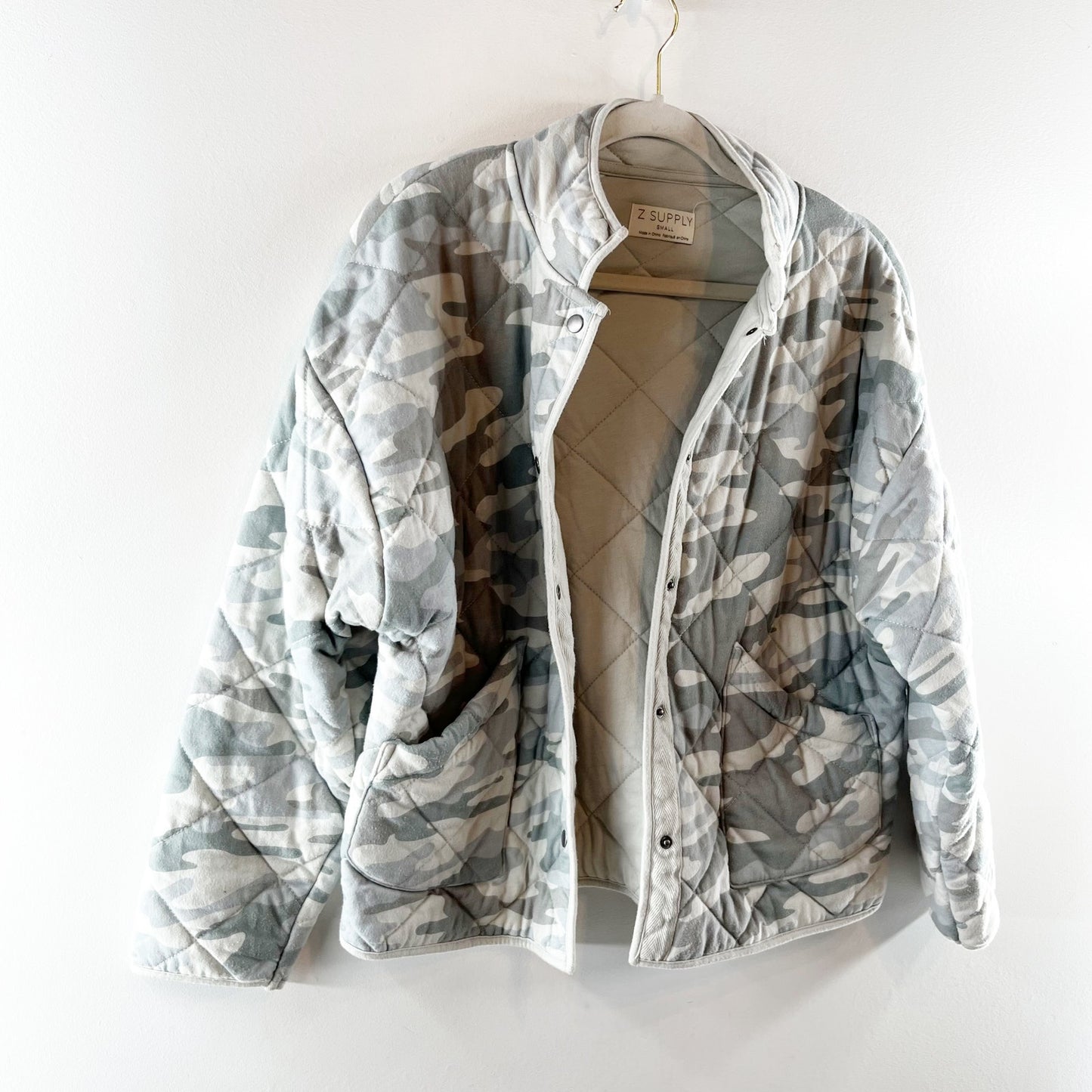 Z Supply Maya Camo Long Sleeve Snap Button Quilted Jacket Dusty Sage Small