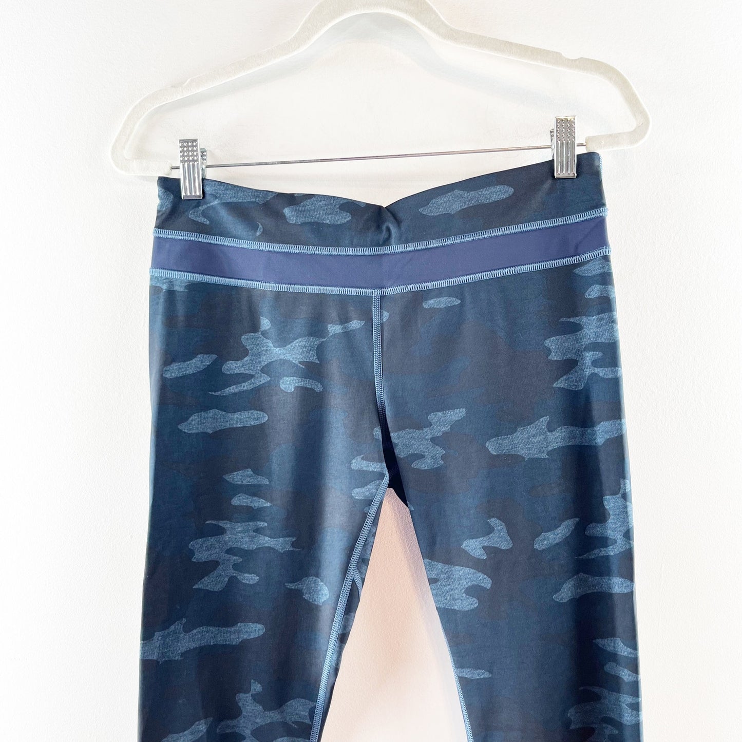 Lululemon Mid Rise Run Inspire Crop Camo Leggings Blue 8