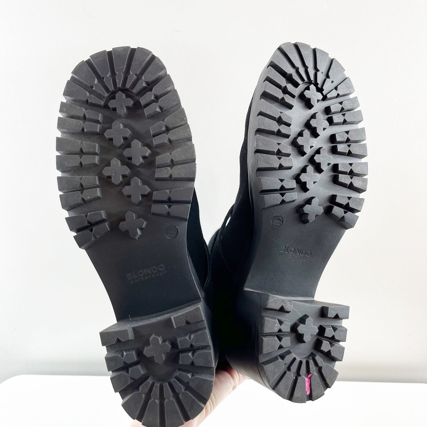 Blondo Roary Ankle Chelsea Lug Sole Heeled Chunky Sock Boots Black 10