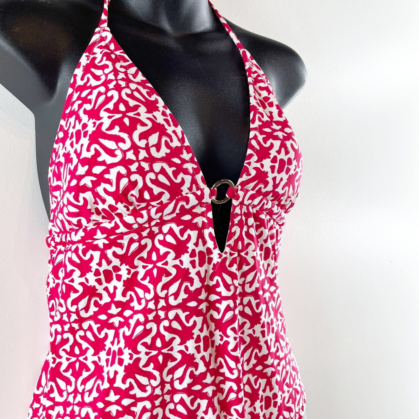 Vineyard Vines Open Back Halter One-Piece Swimsuit Tile Lighthouse Red Medium