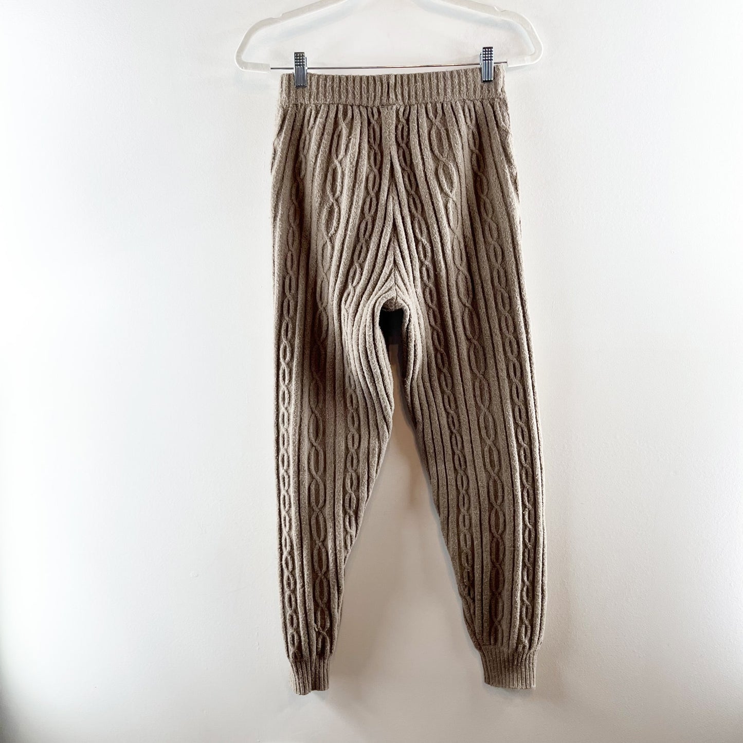 Alo Cable Knit Winter Bliss Jogger High Rise Lounge Pants Light Cocoa Tan Beige