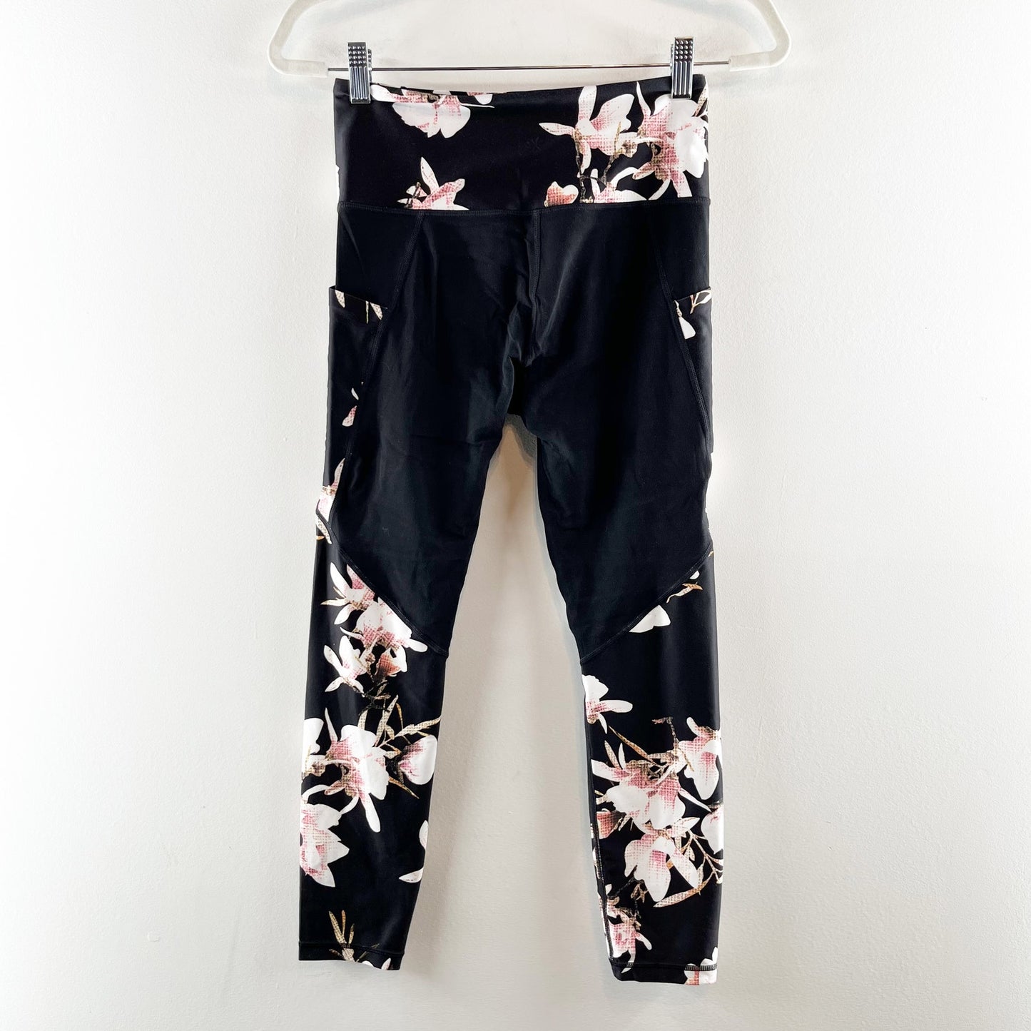 Athleta Magnolia Salutation Stash Pocket Leggings Floral Black Small