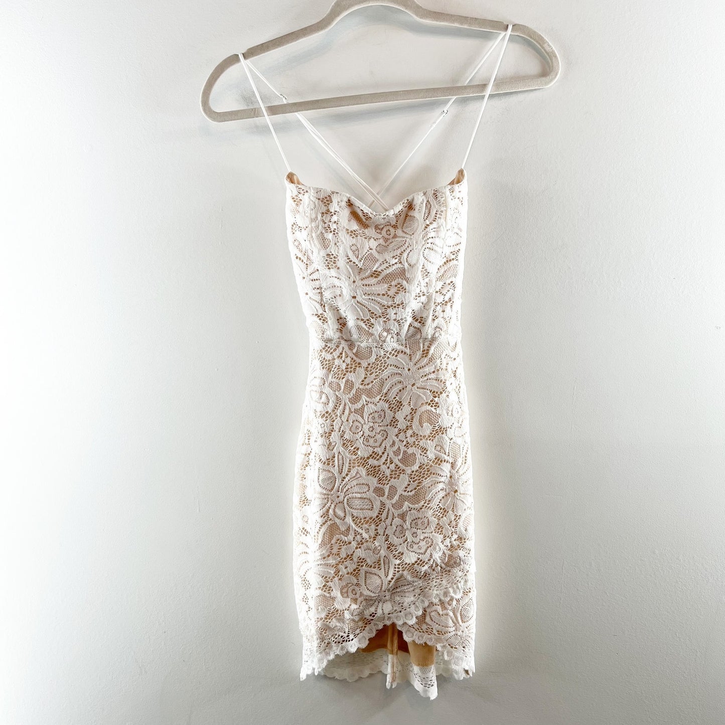 Lucy in the Sky Edwina Sleeveless Crossback Floral Lace Mini Dress White Nude XS