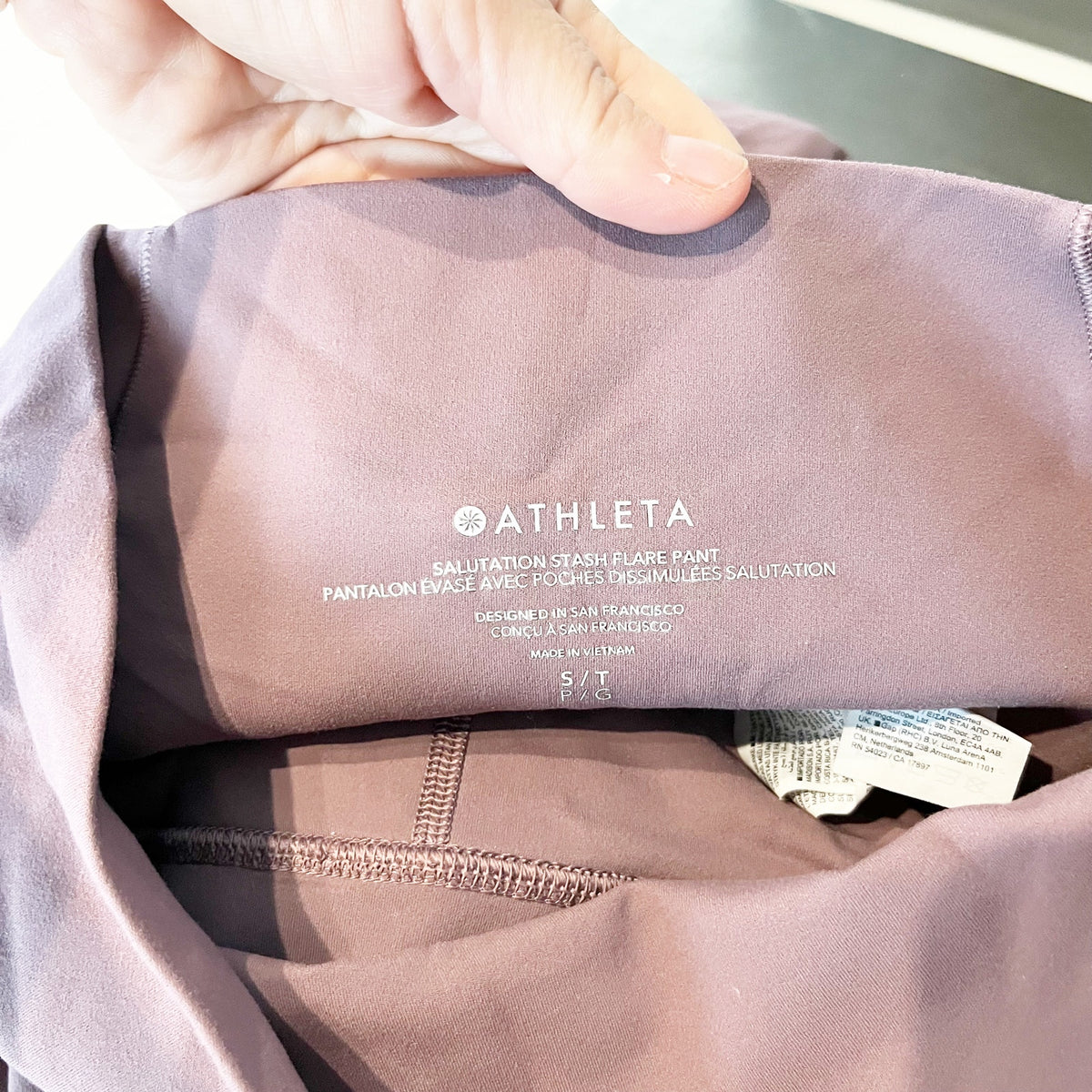 Athleta Salutation Stash Flare Leggings High Rise Damask Mauve Purple Small