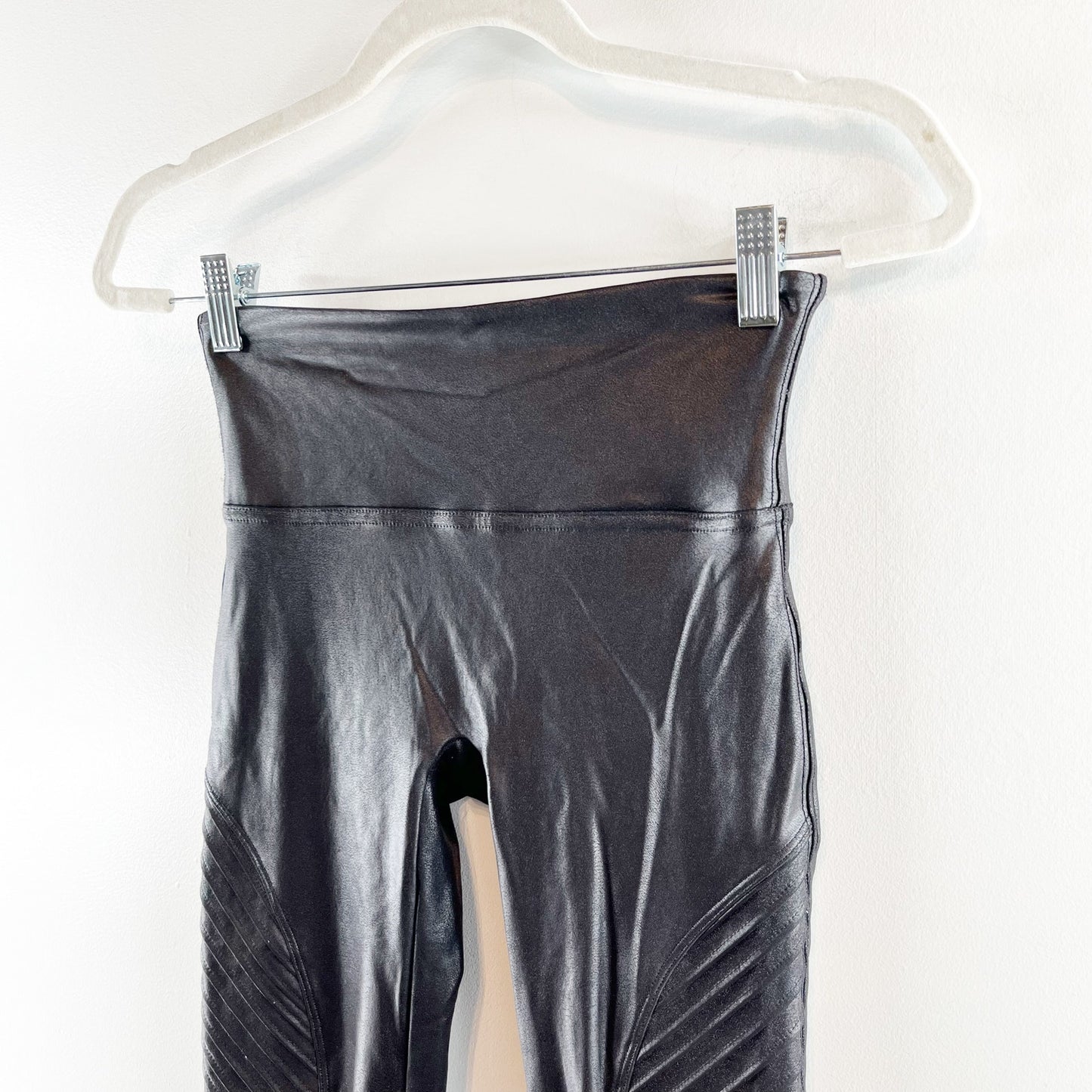 SPANX Shiny Faux Leather Slim Fit Pull On Mid Rise Moto Leggings Black Small
