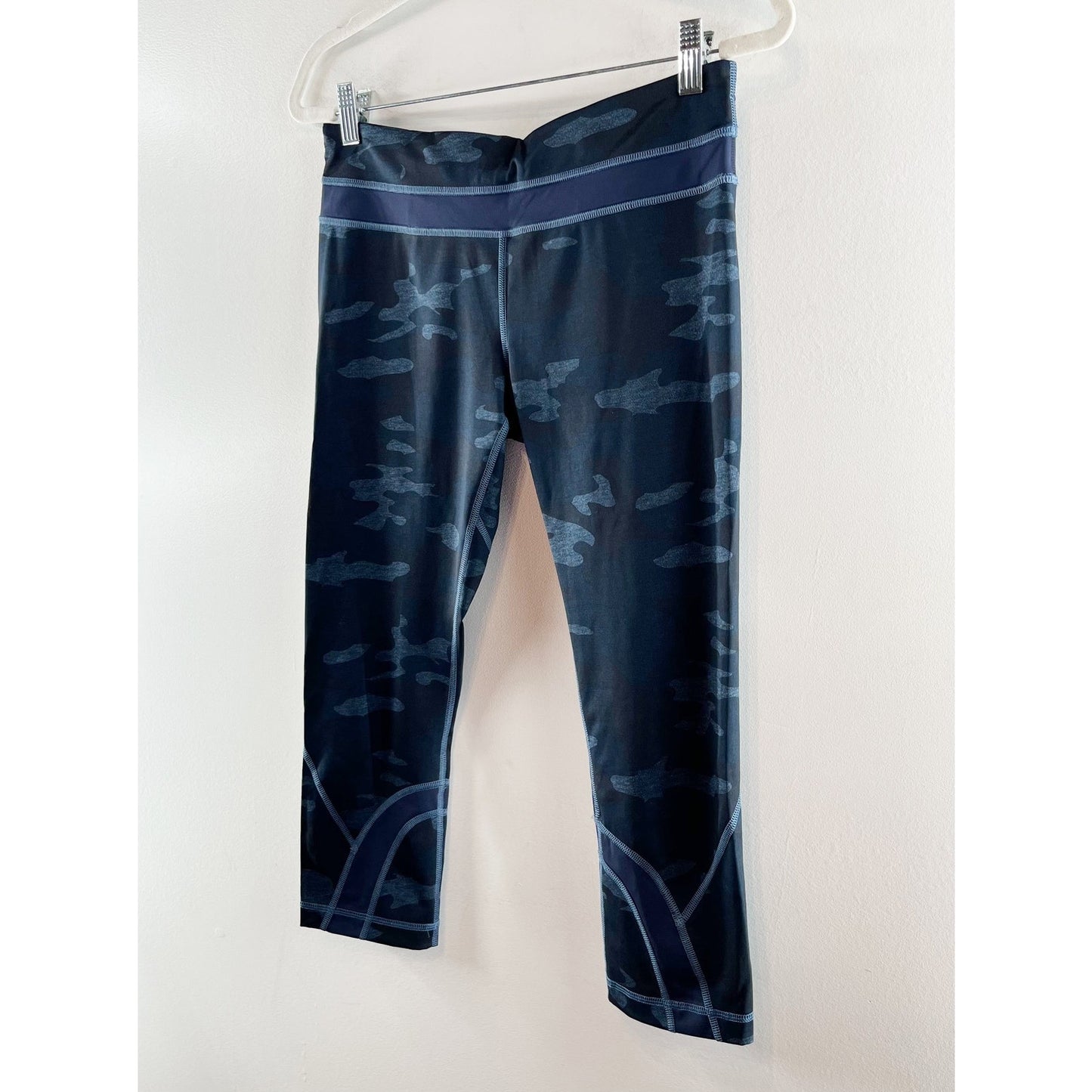 Lululemon Mid Rise Run Inspire Crop Camo Leggings Blue 8