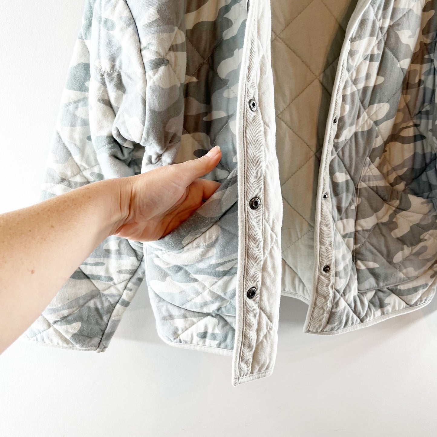 Z Supply Maya Camo Long Sleeve Snap Button Quilted Jacket Dusty Sage Small