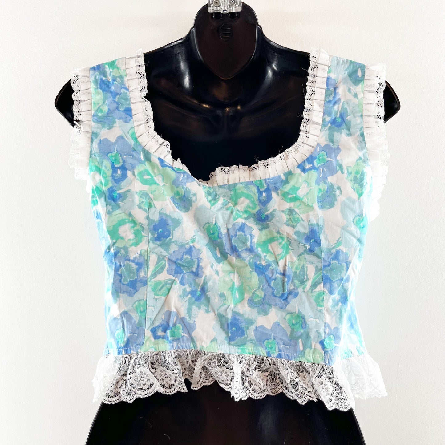 Love + Harmony Sleeveless Floral Tie Front Crop Lace Trim Tank Top Blue Medium