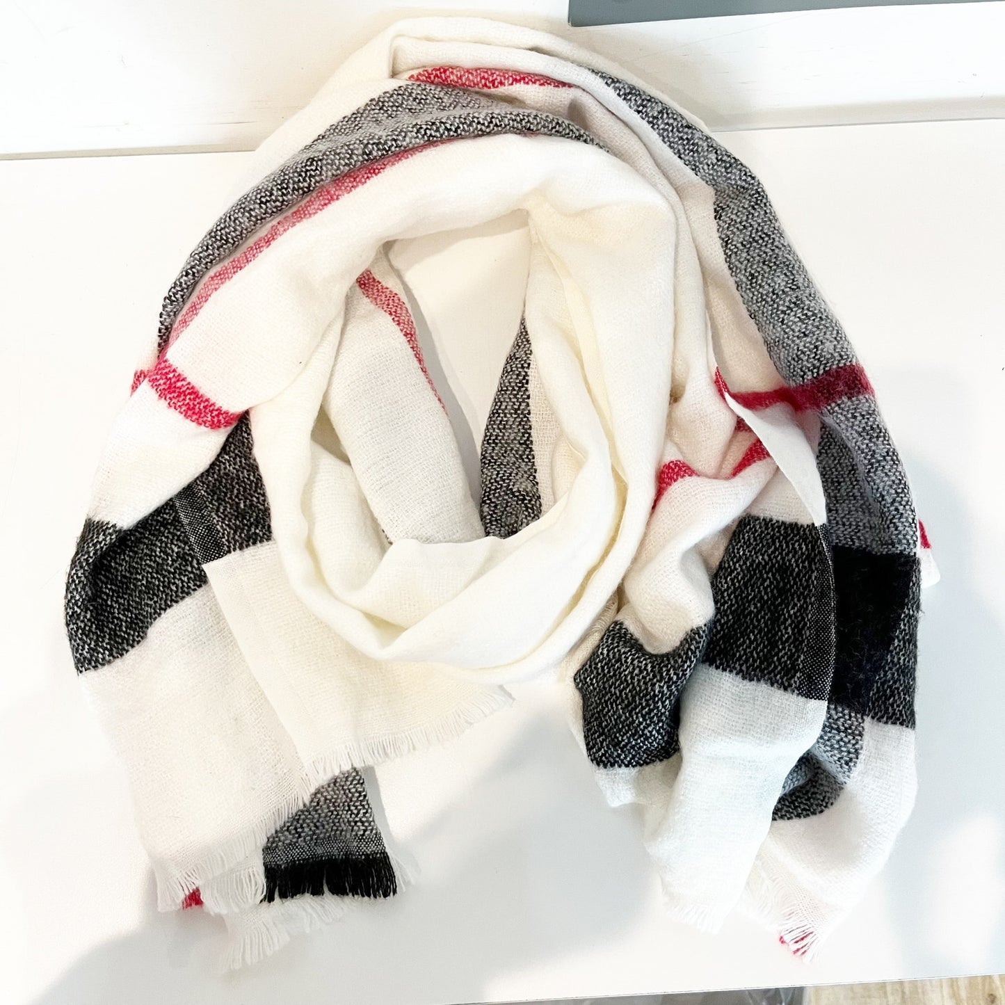 Plaid Wrap Blanket Scarf White Black Red