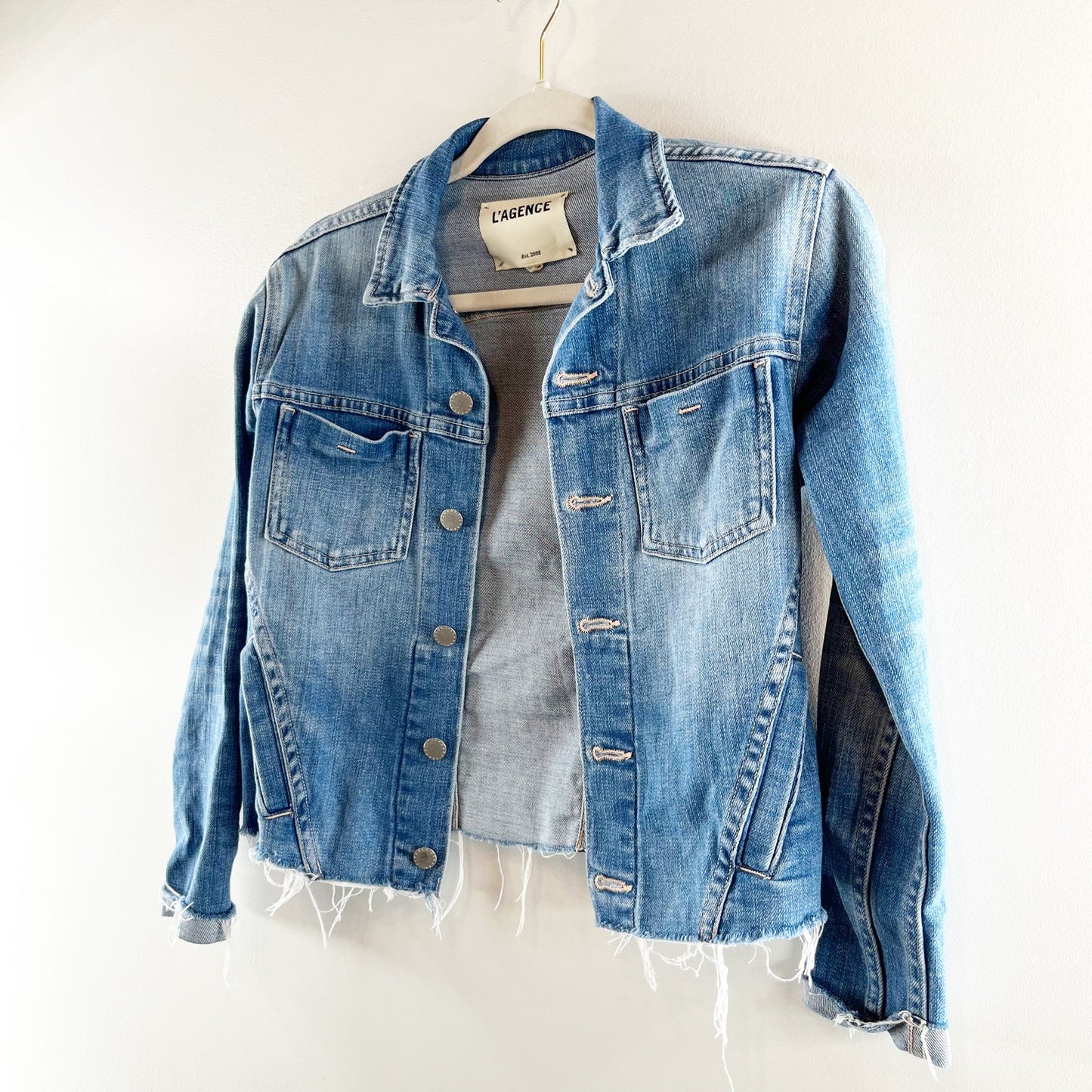 L'agence Janelle Long Sleeve Raw Hem Cropped Denim Trucker Jacket Blue XS