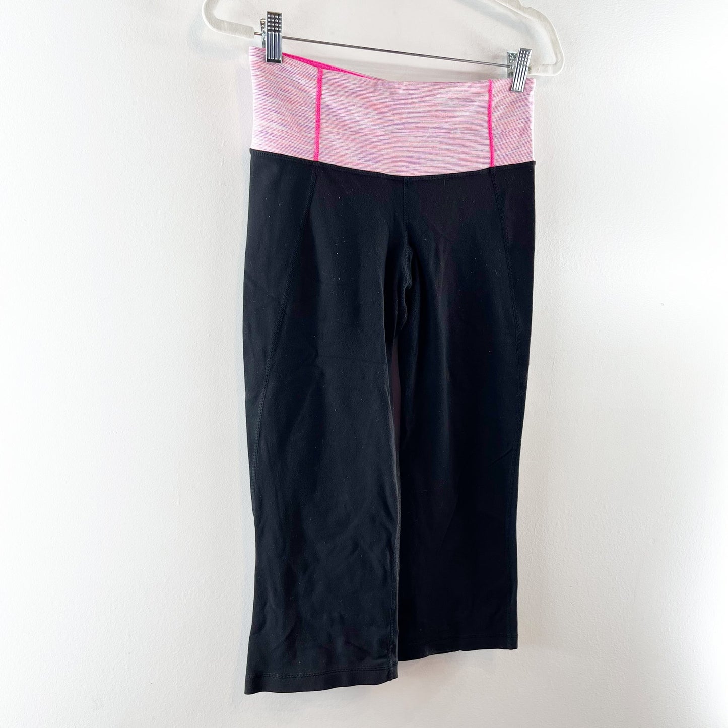Lululemon Groove Crop Mid Rise Leggings Black Pink 6