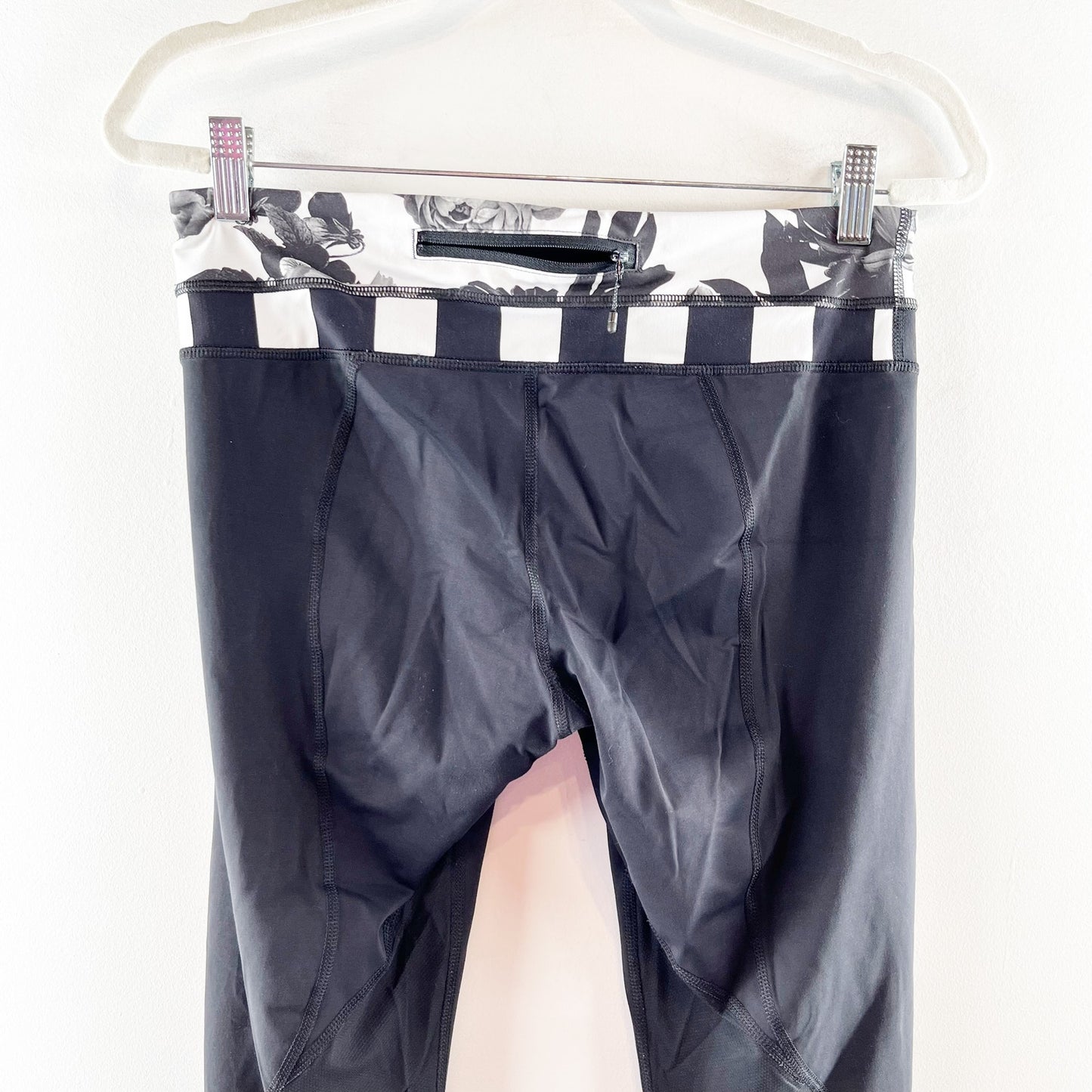 Lululemon Run Inspire Crop Leggings Yoga Running Pants Black Floral Gray 8