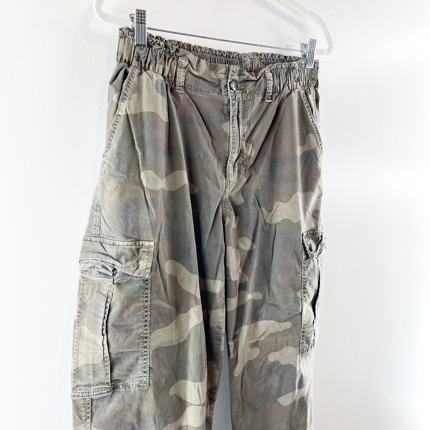 American Eagle Camo High Rise Jogger Cargo Pants Green 10