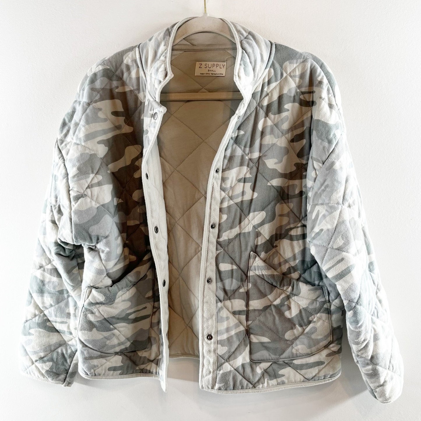 Z Supply Maya Camo Long Sleeve Snap Button Quilted Jacket Dusty Sage Small