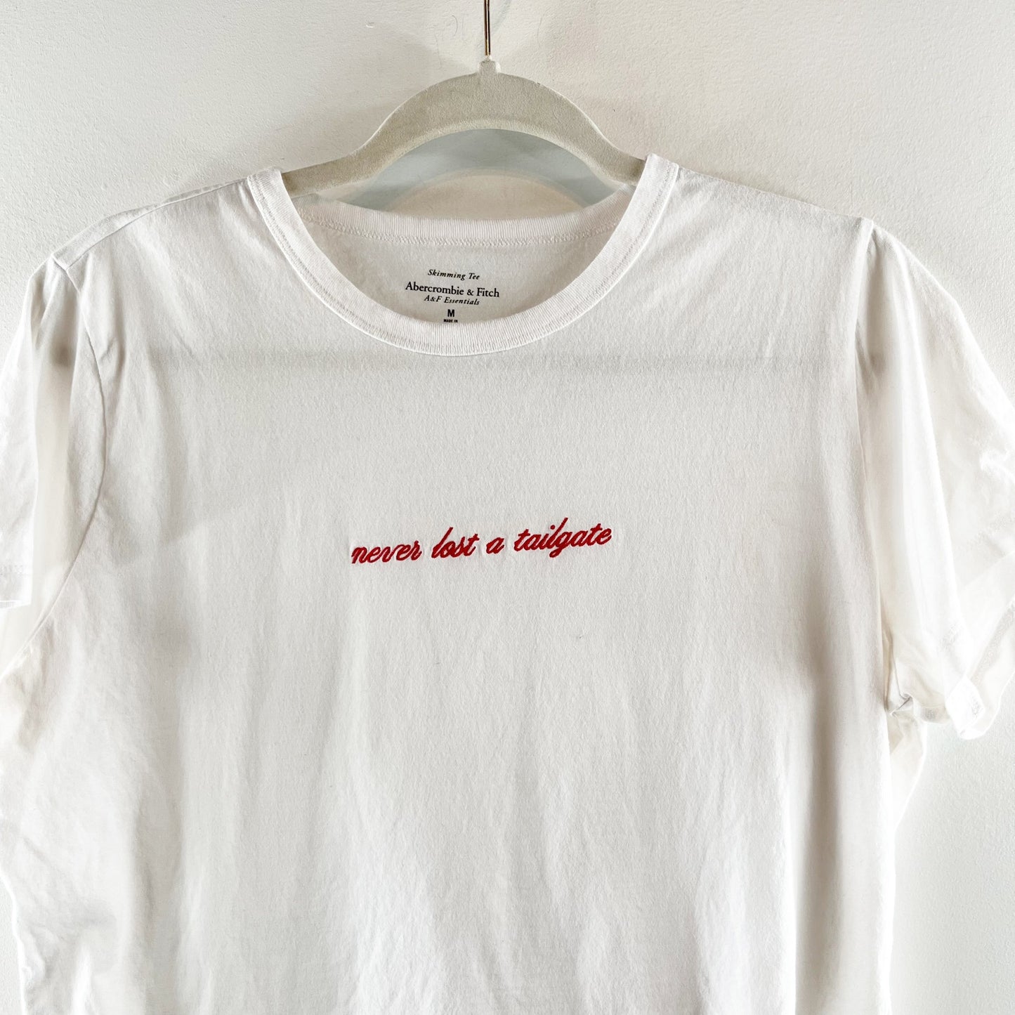 Abercrombie Never Lost a Tailgate Short Sleeve Tee Shirt White Medium